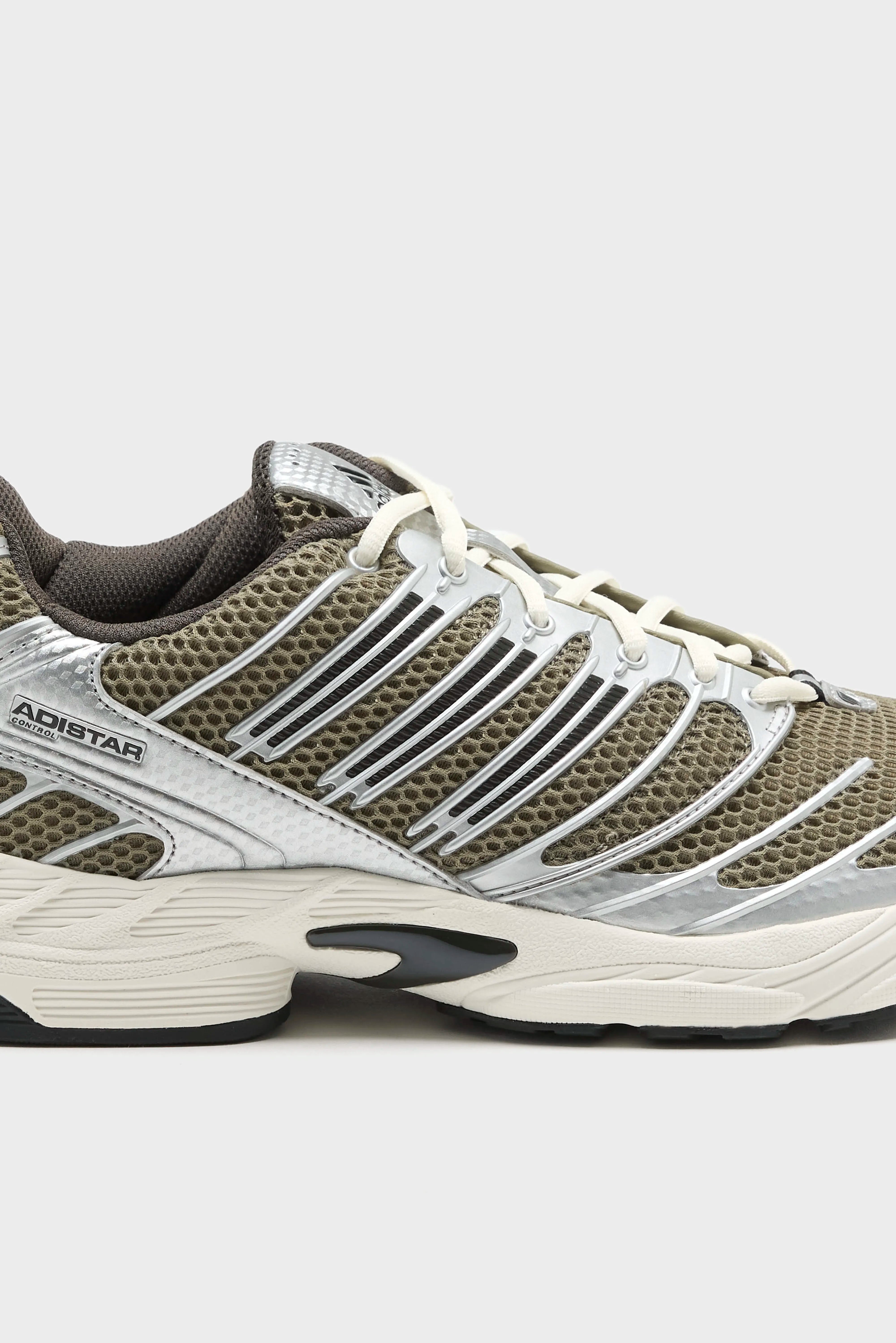 Adidas Adistar Control 3 voor heren (261 / M / OLIVE)