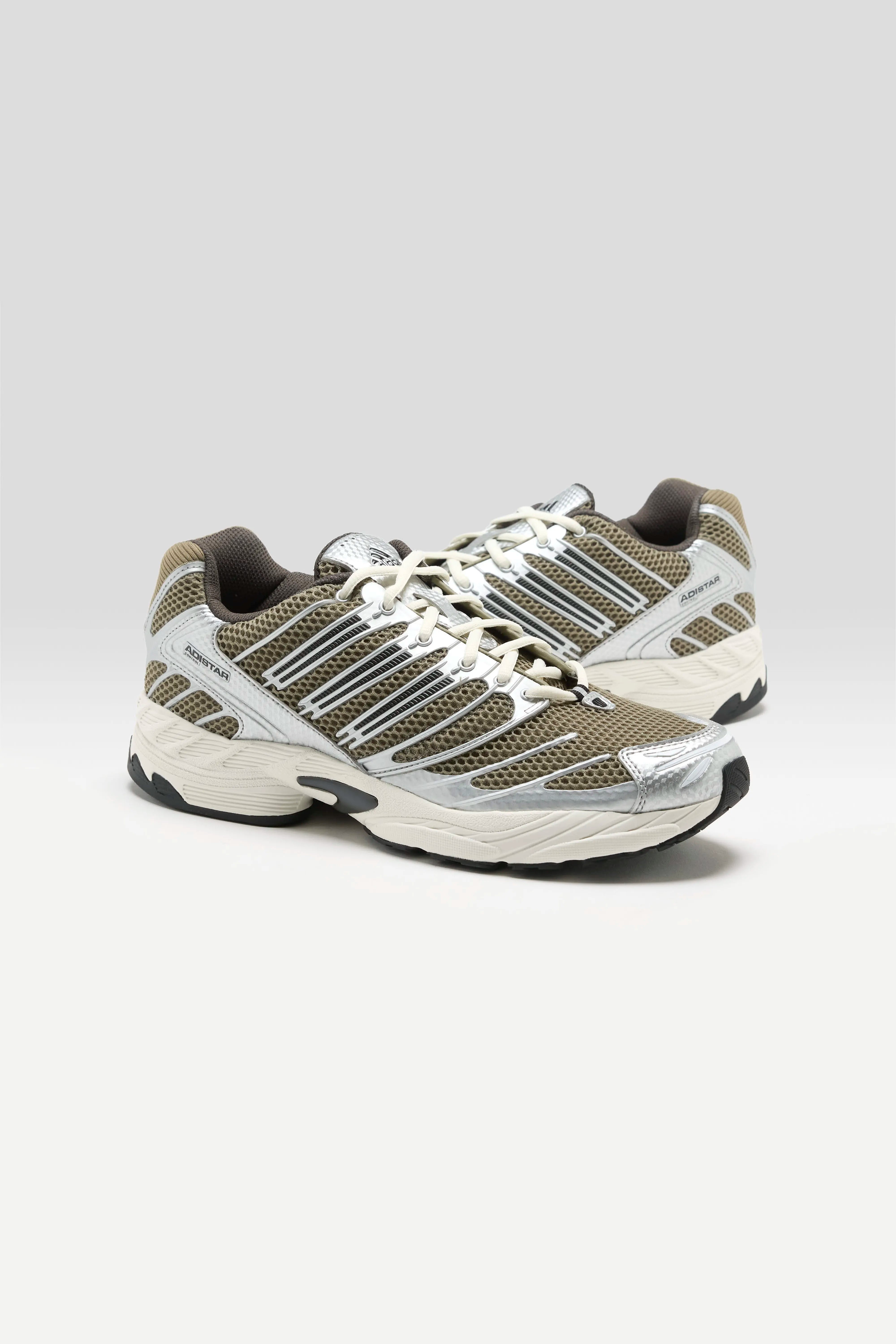Adidas Adistar Control 3 voor heren (261 / M / OLIVE)