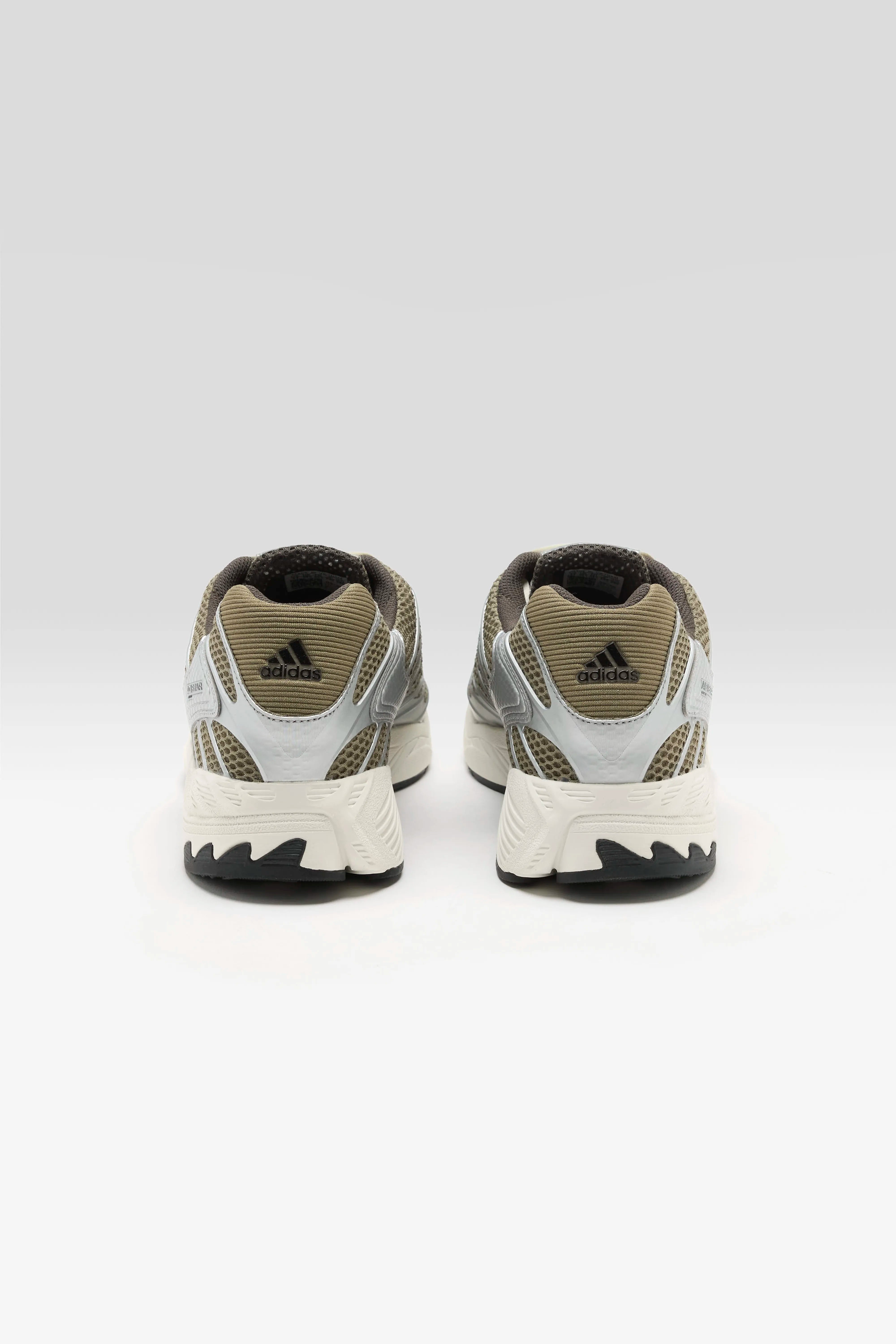 Adidas Adistar Control 3 voor heren (261 / M / OLIVE)