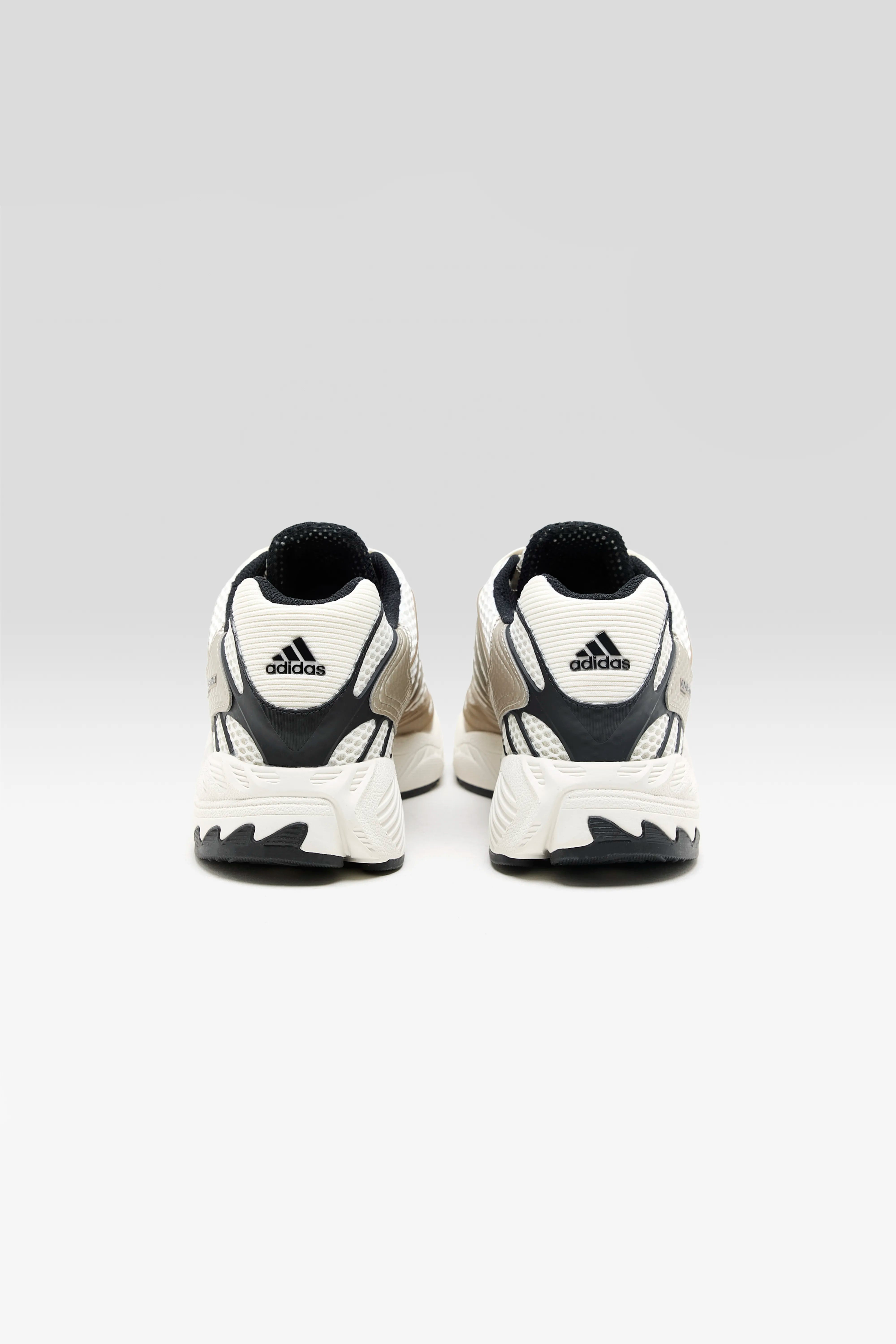 Adistar Control 3 for Junior (261 / B / WHITE)