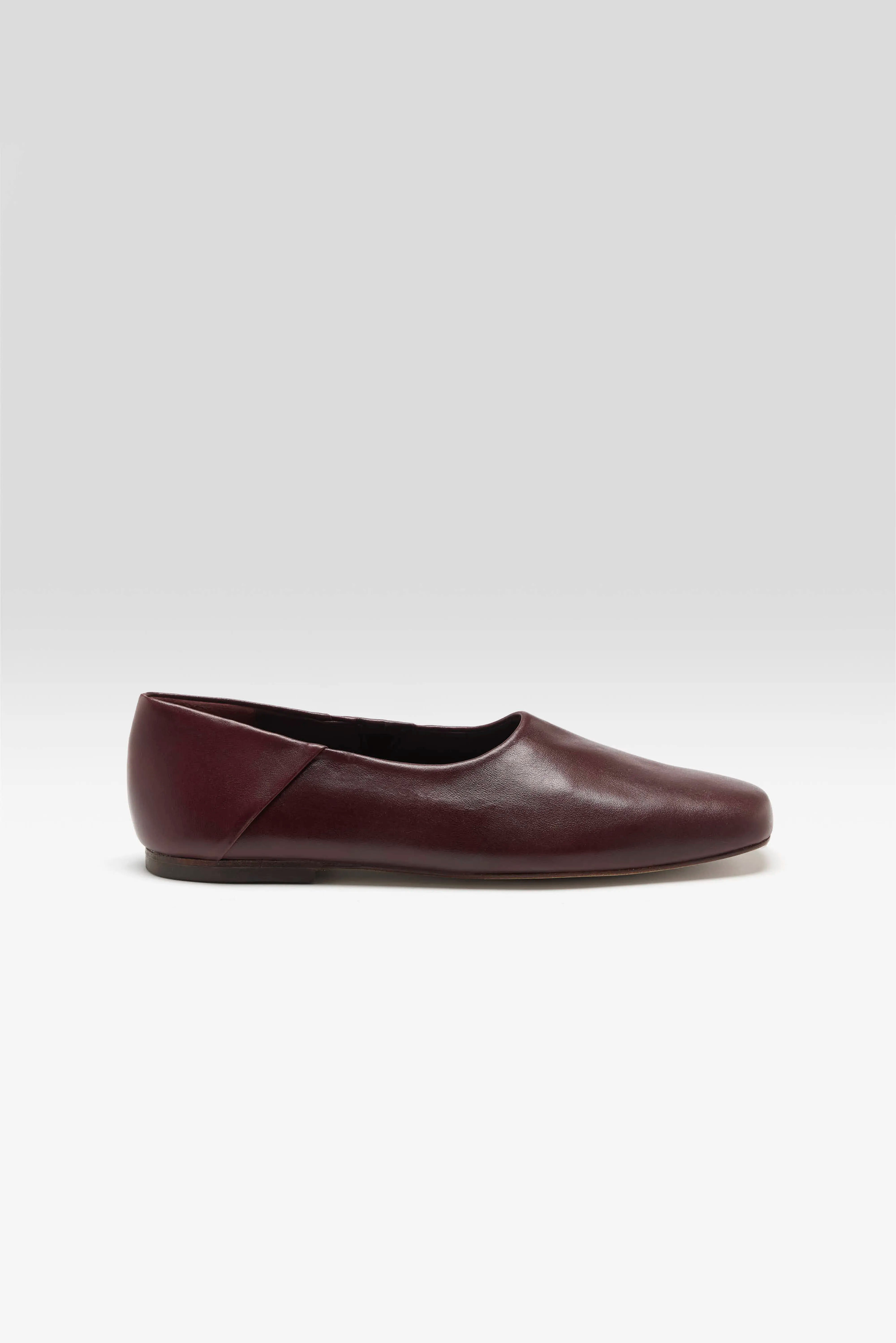 Berta Flats (262 / W / BURGUNDY)