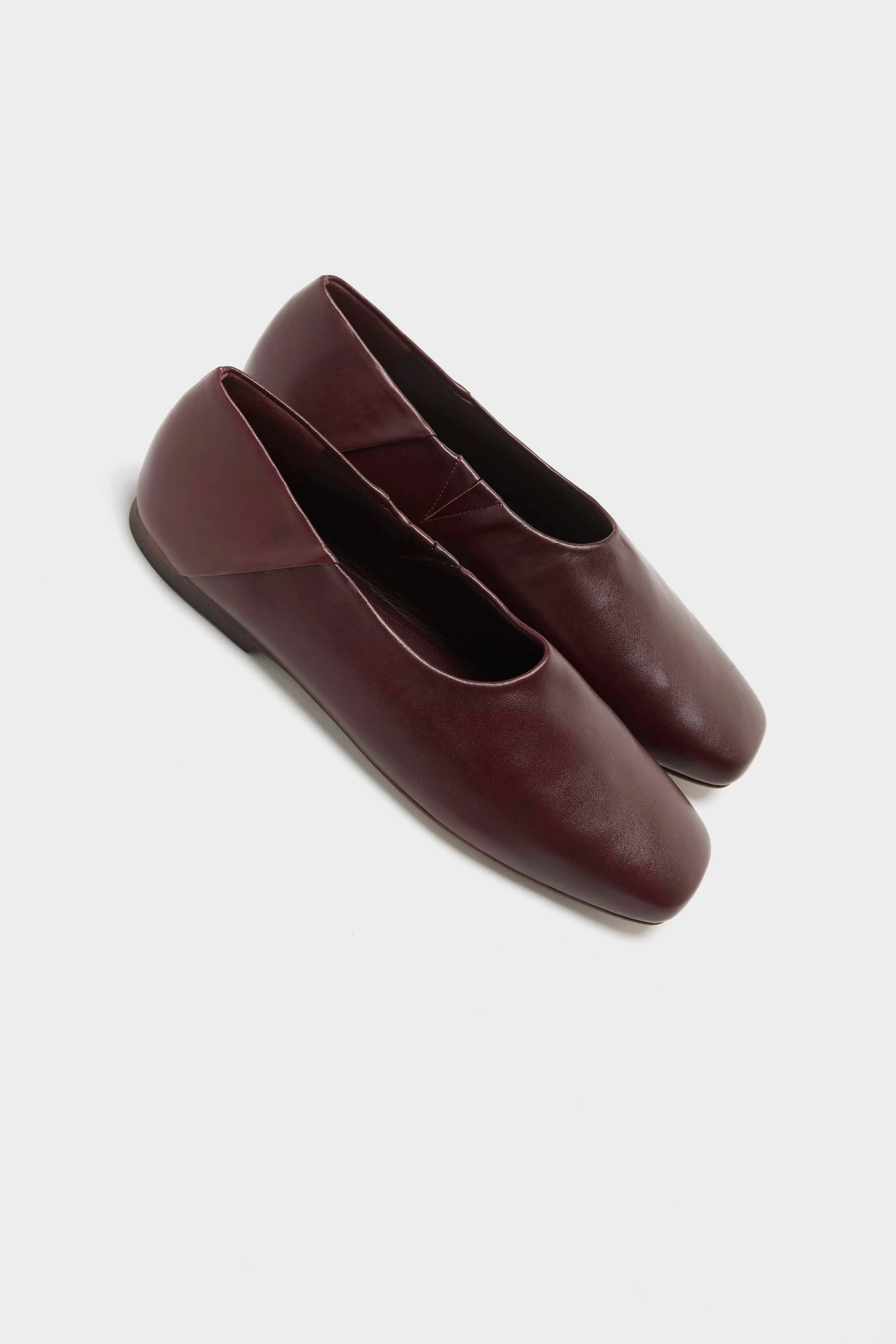 Berta Flats (262 / W / BURGUNDY)