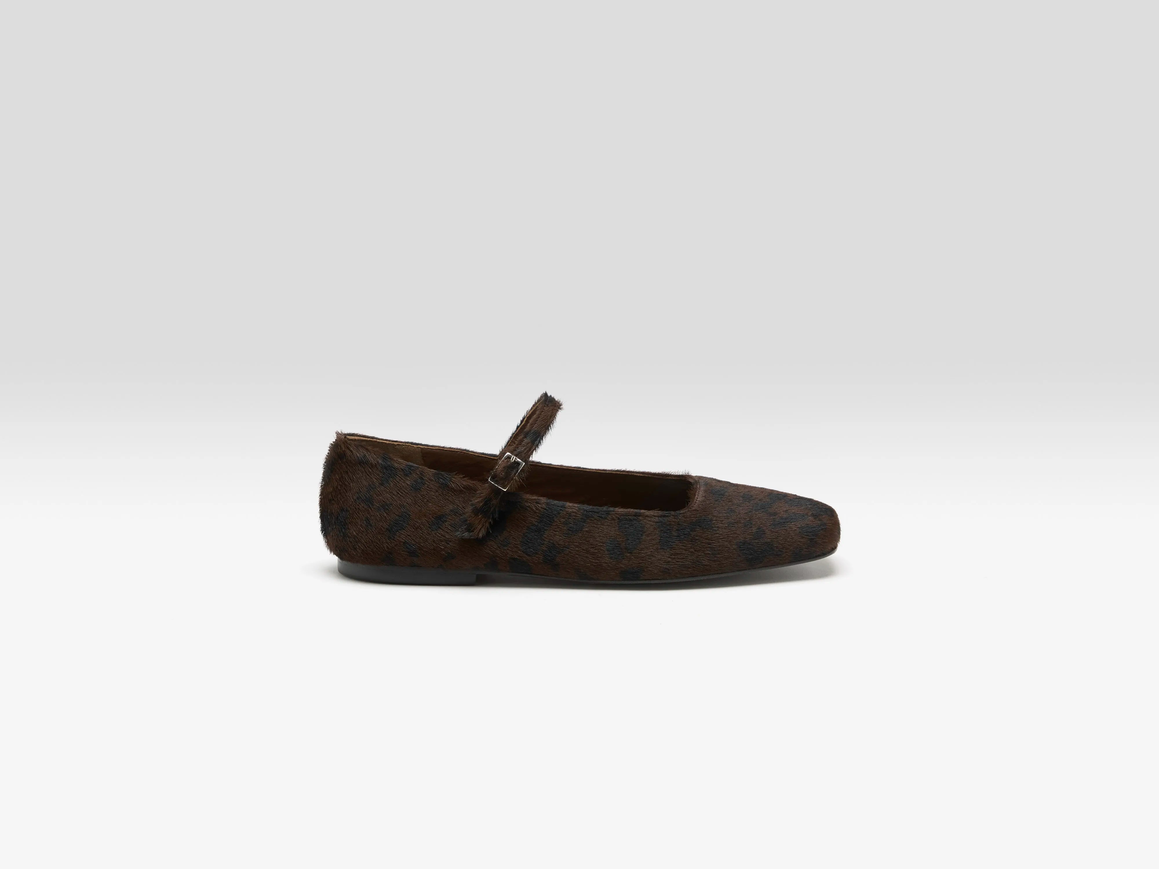 Julieta Mary Janes (262 / W / BROWN)