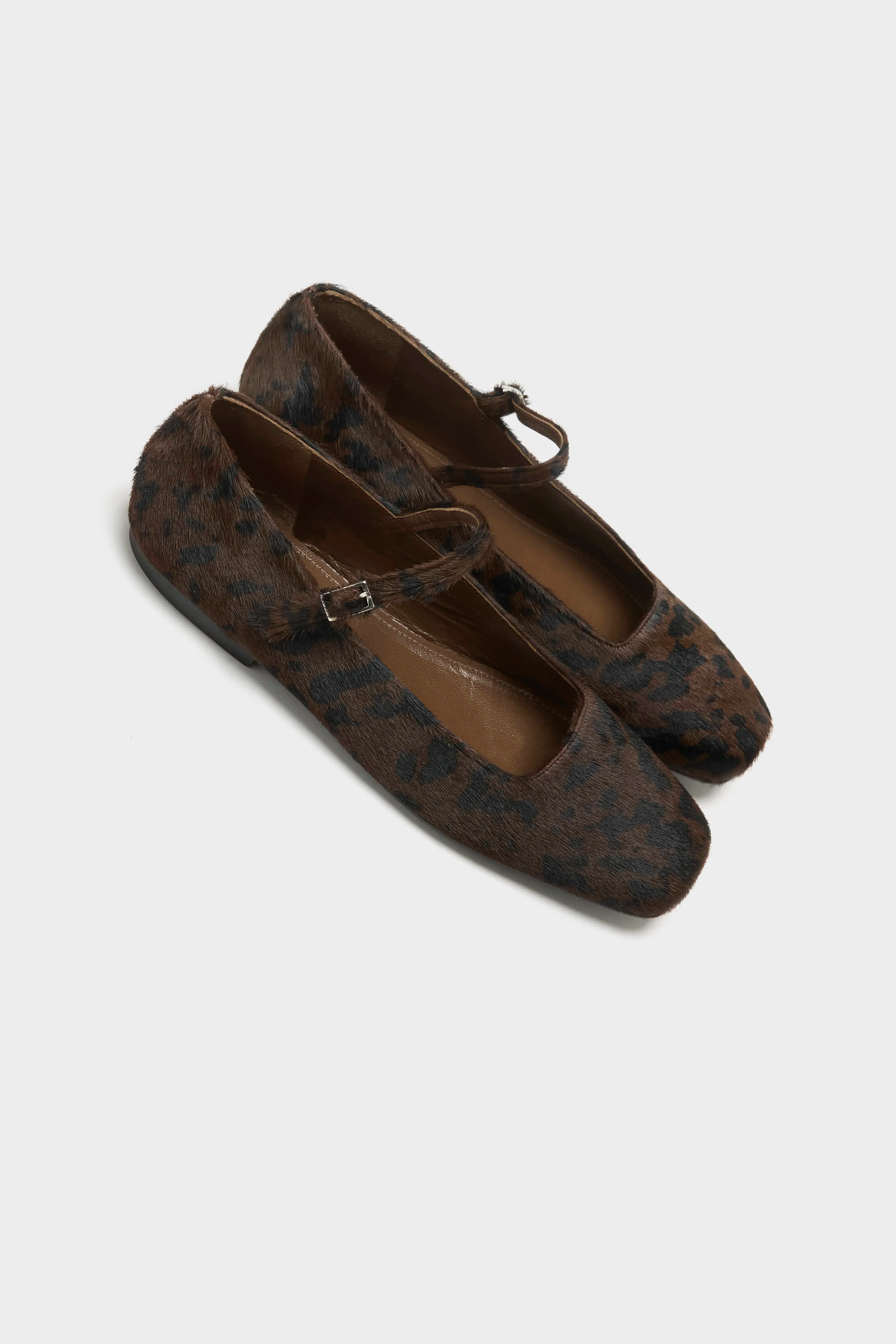 Julieta Mary Janes (262 / W / BROWN)