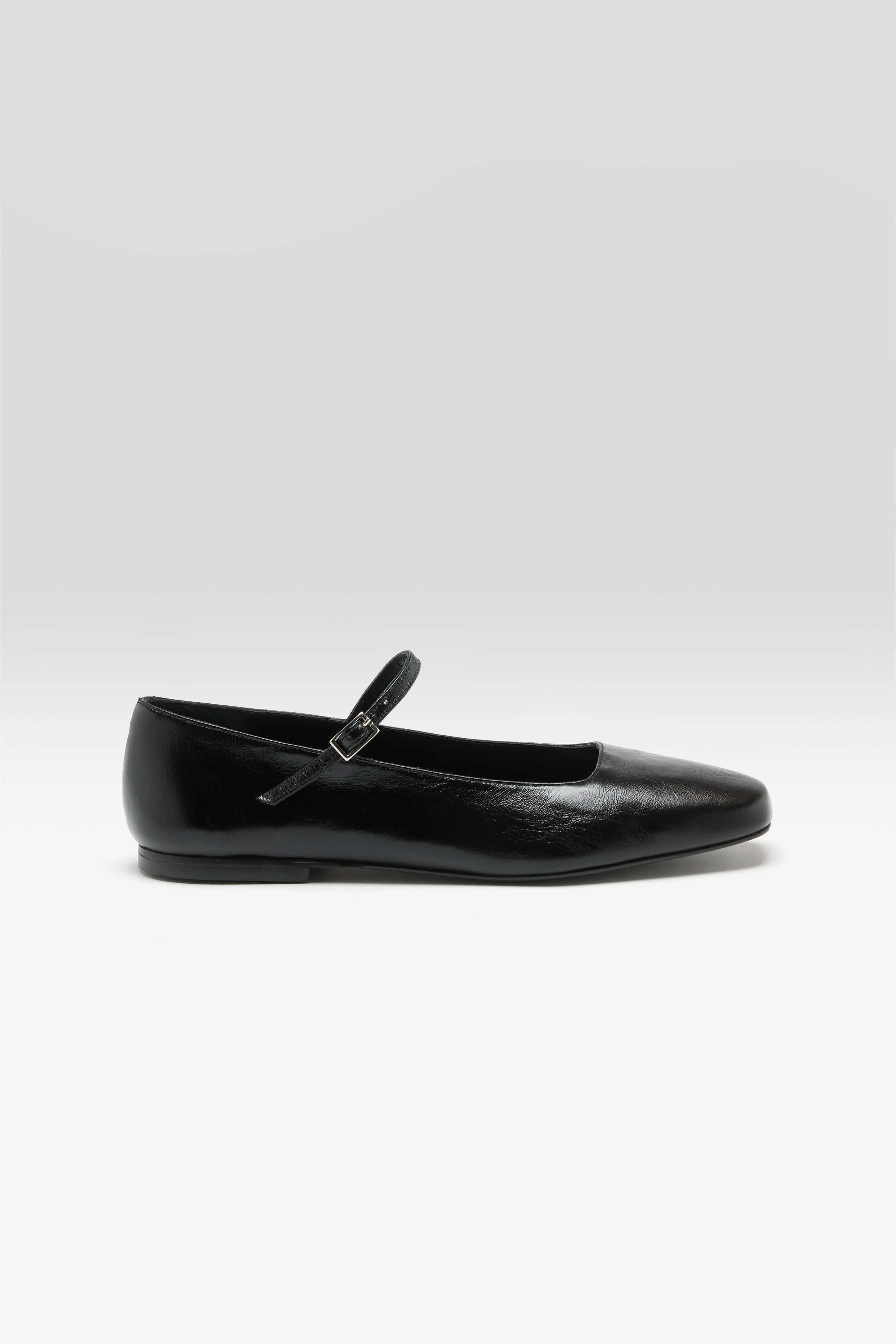 Julieta Mary Janes (262 / W / BLACK)
