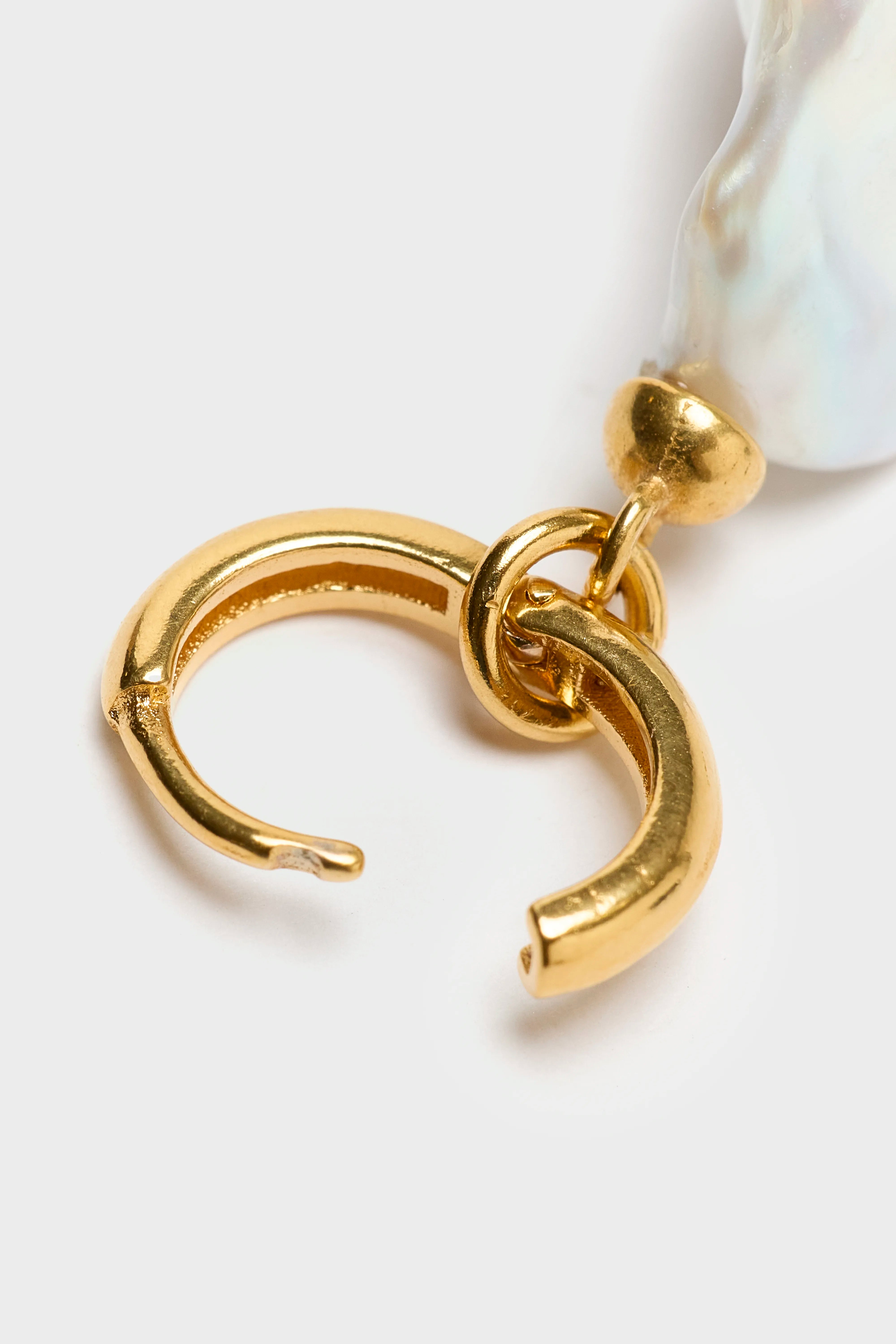 Lolita Earrings (251 / W / WHITE)