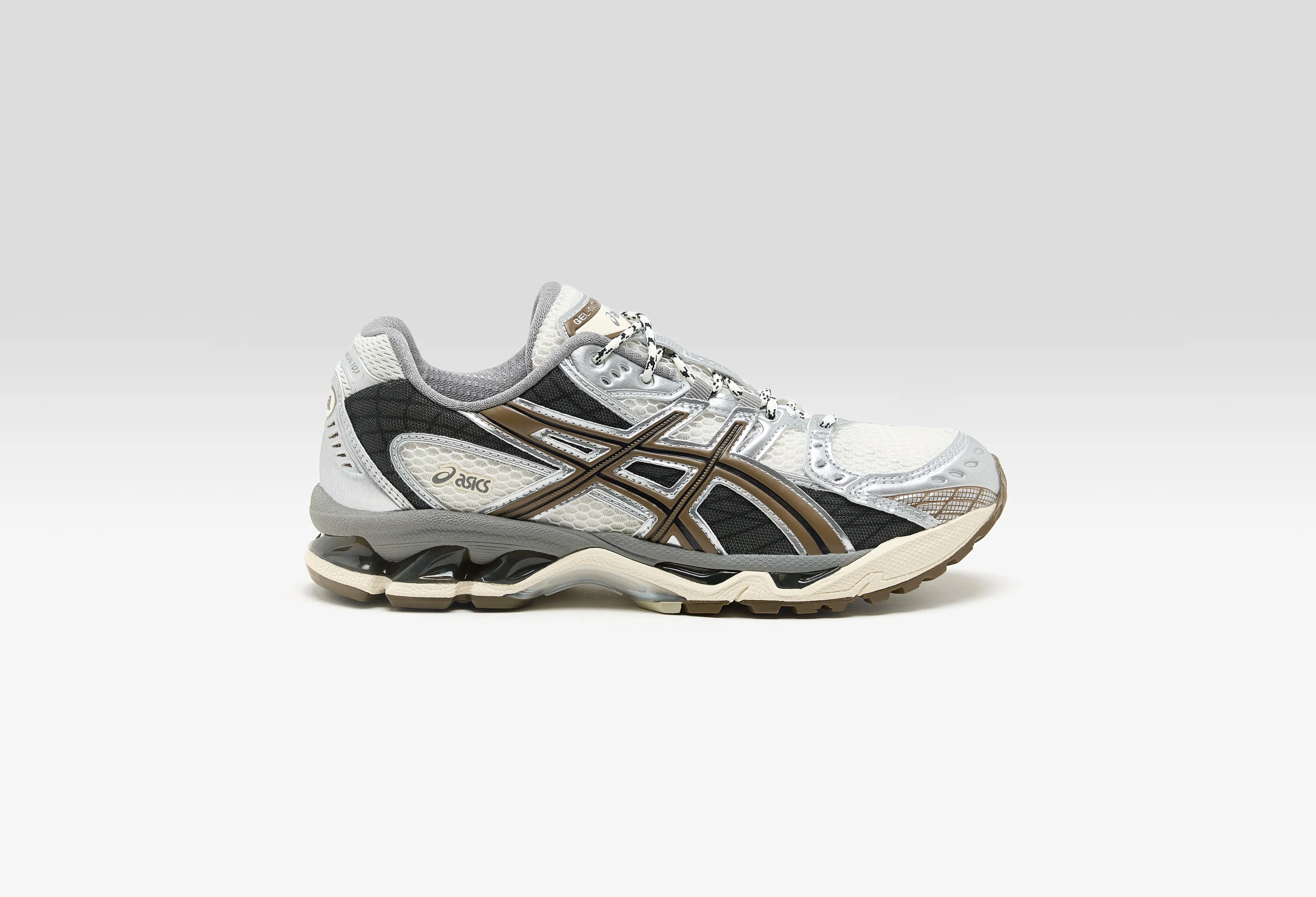 Gel-Nimbus 10.1 for Women (252 / W / BROWN)