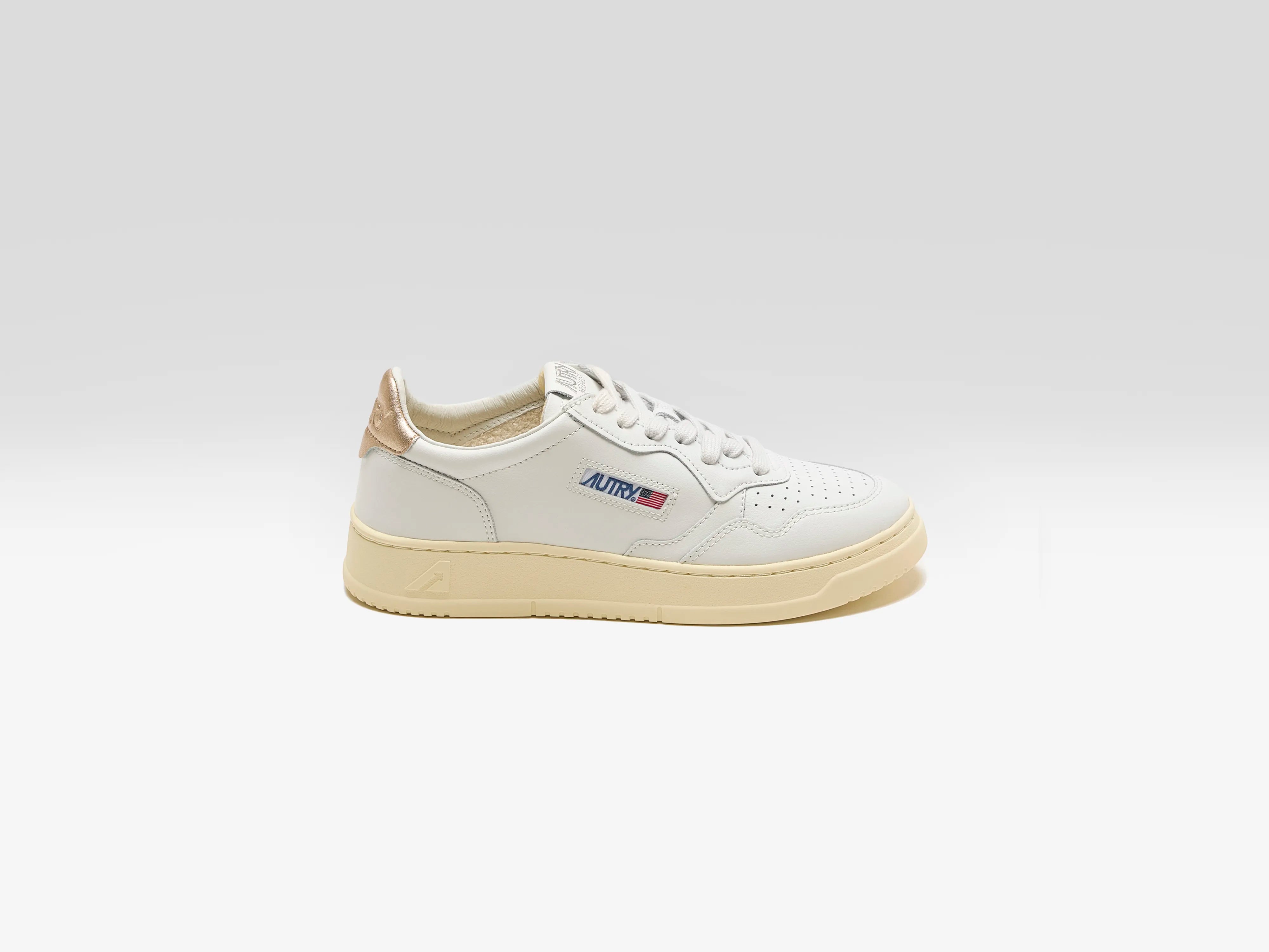 Medalist Low for Women (242 / W / GOLD)