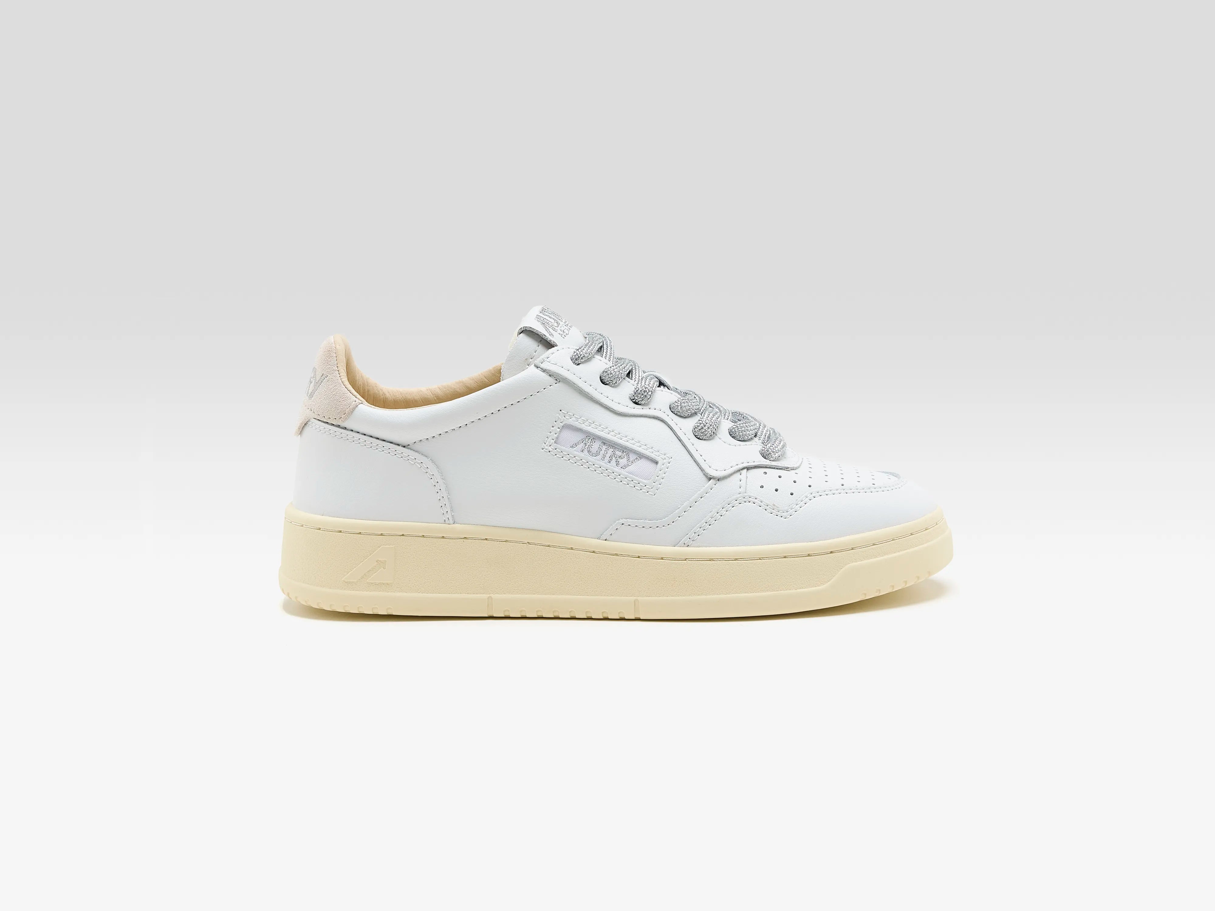 Medalist Low for Women (261 / W / SILVER)