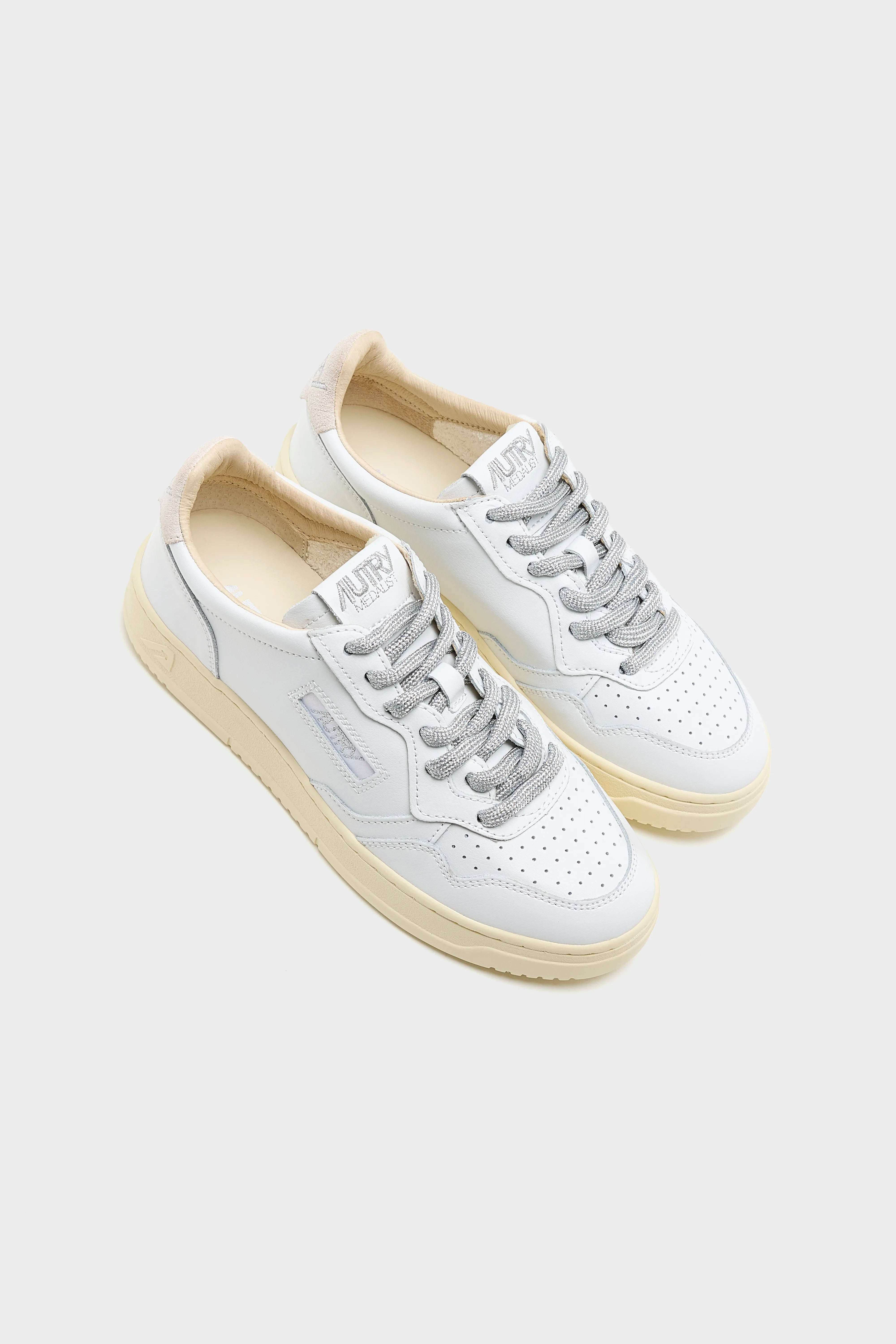 Medalist Low for Women (261 / W / SILVER)