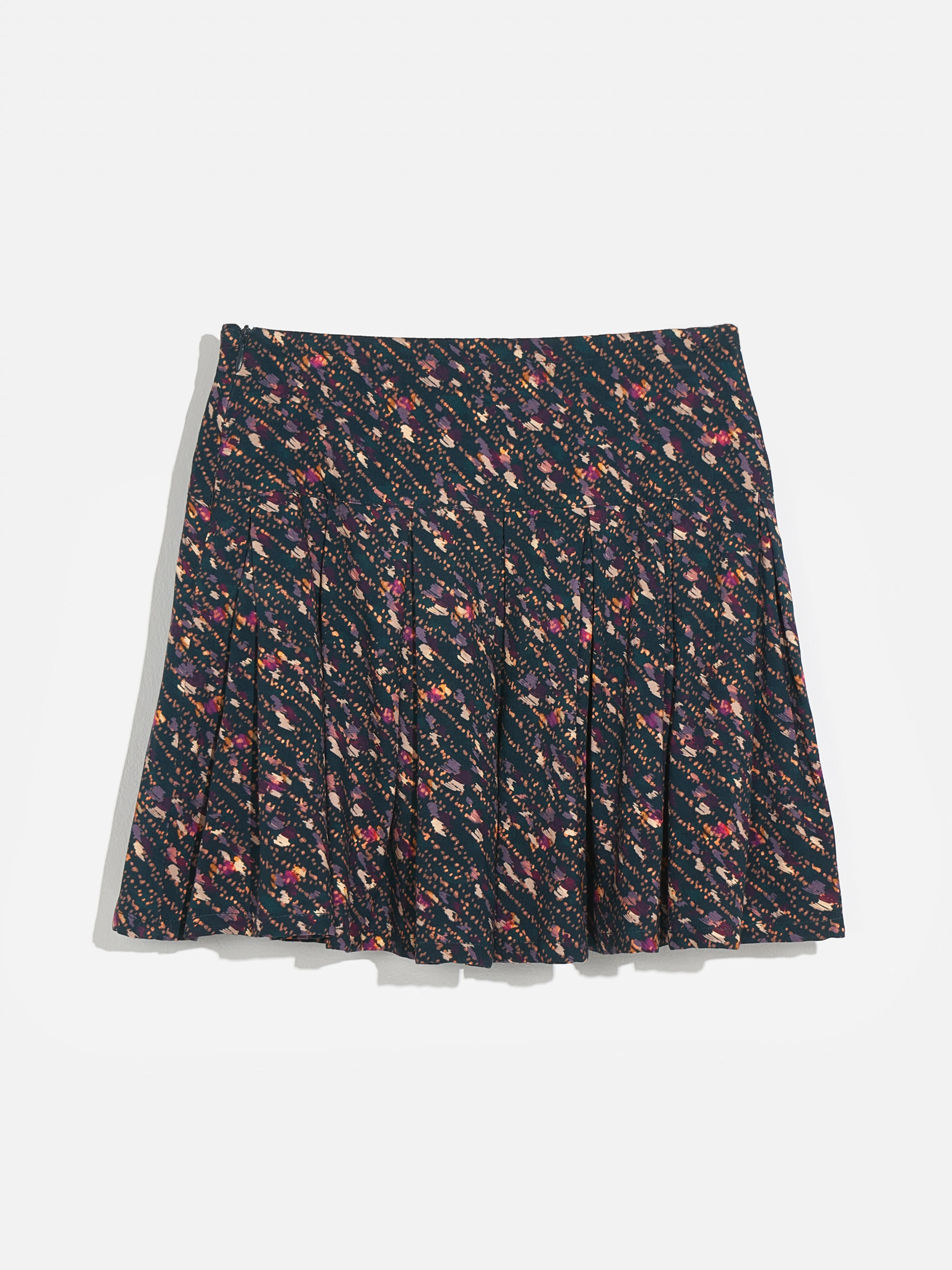 Aka Skirt (232 / G / DISPLAY B)