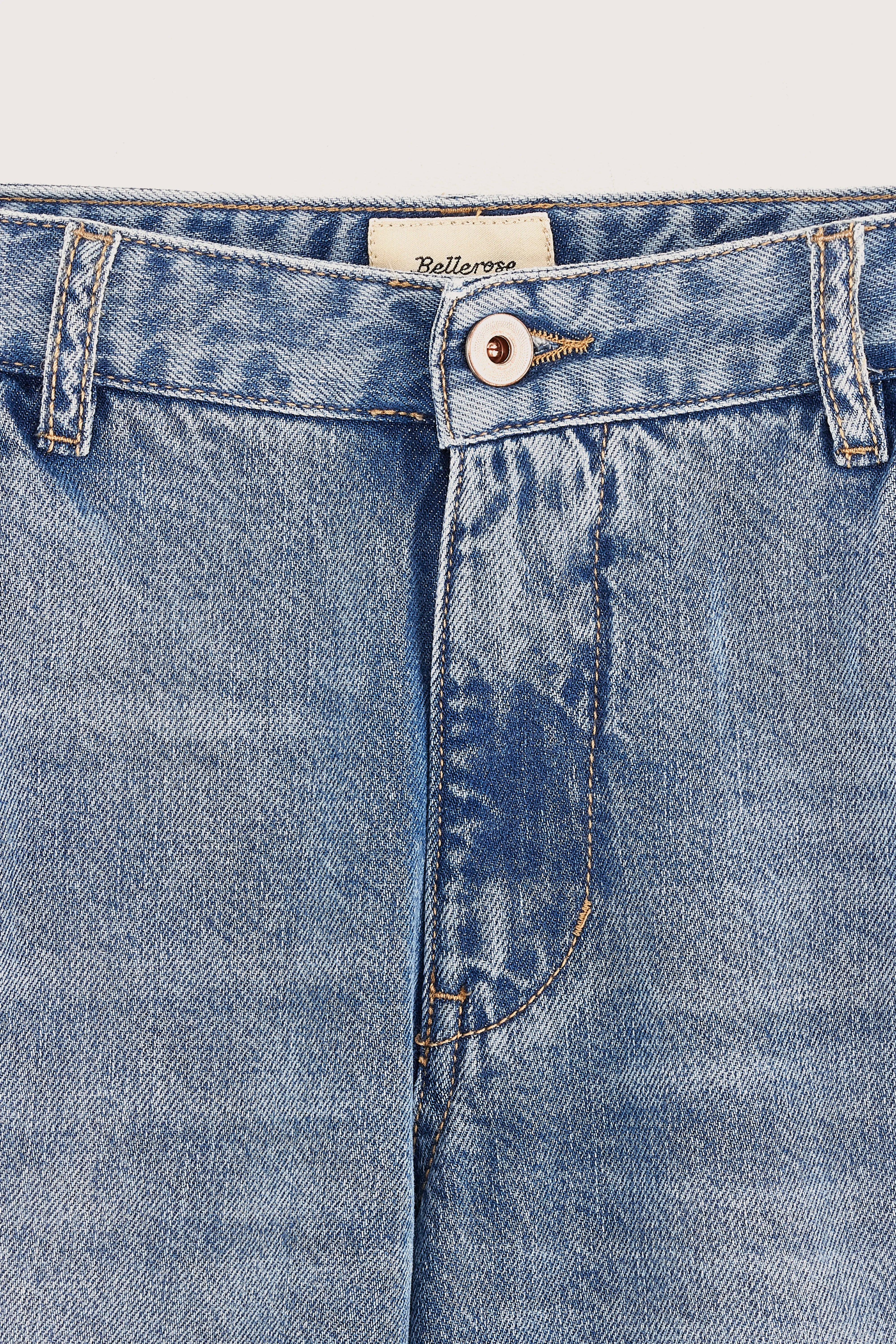 Jean large Kristin (251 / G / LT BLUE BLEACH)