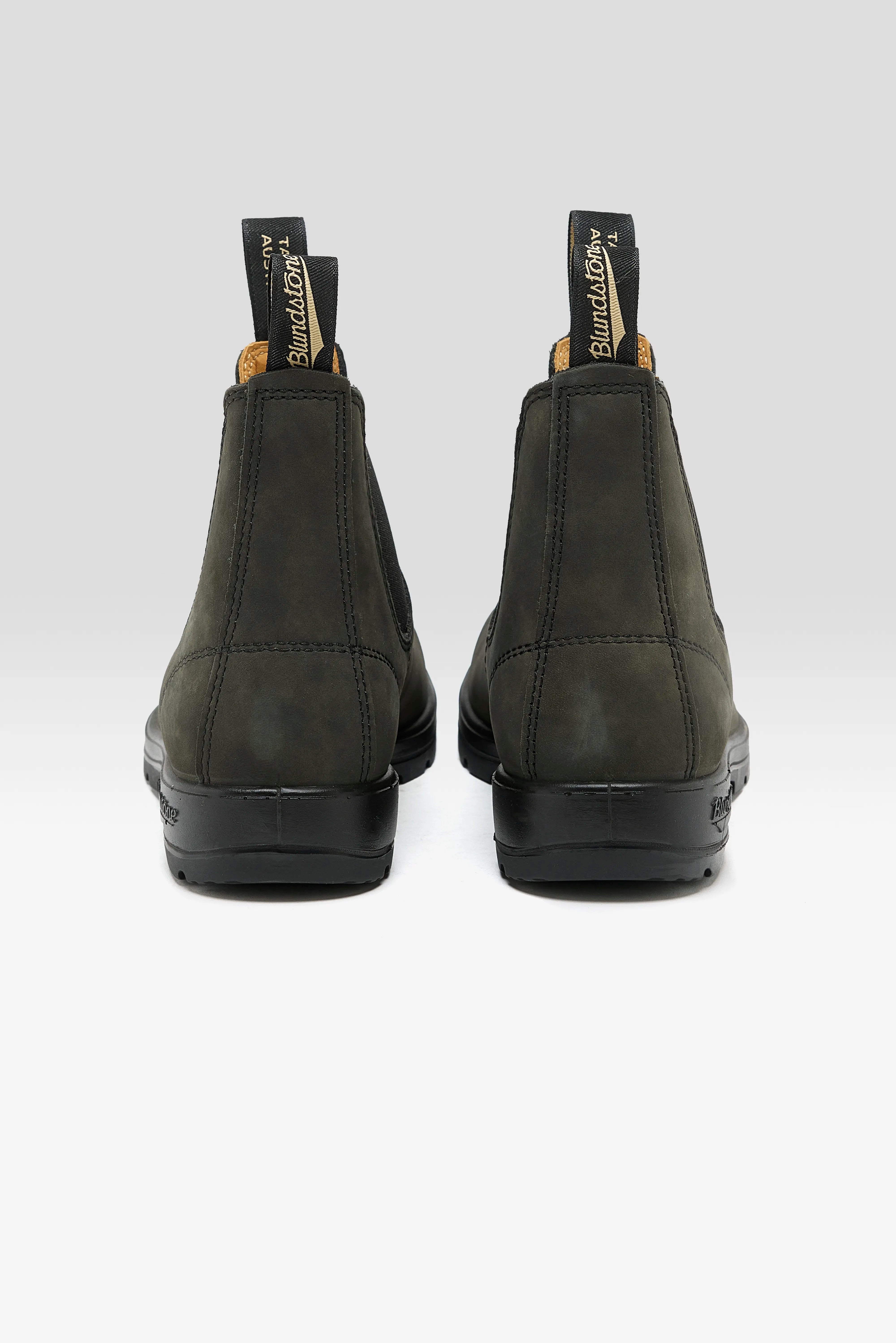 587 Classic Chelsea Boots for Women (252 / W / BLACK)