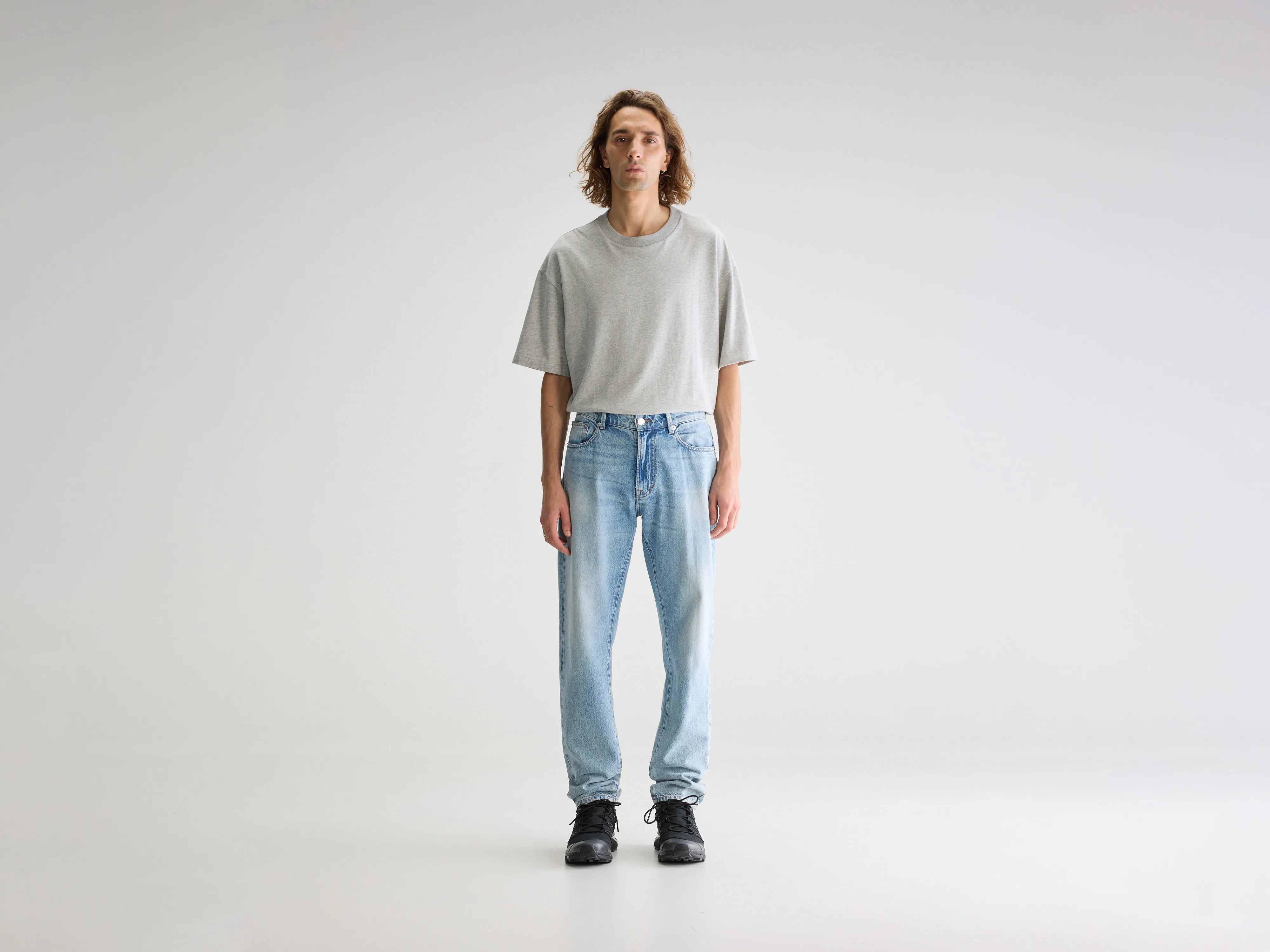 Denim N. 04 tapered jeans (251 / M / LT BLUE BLEACH)