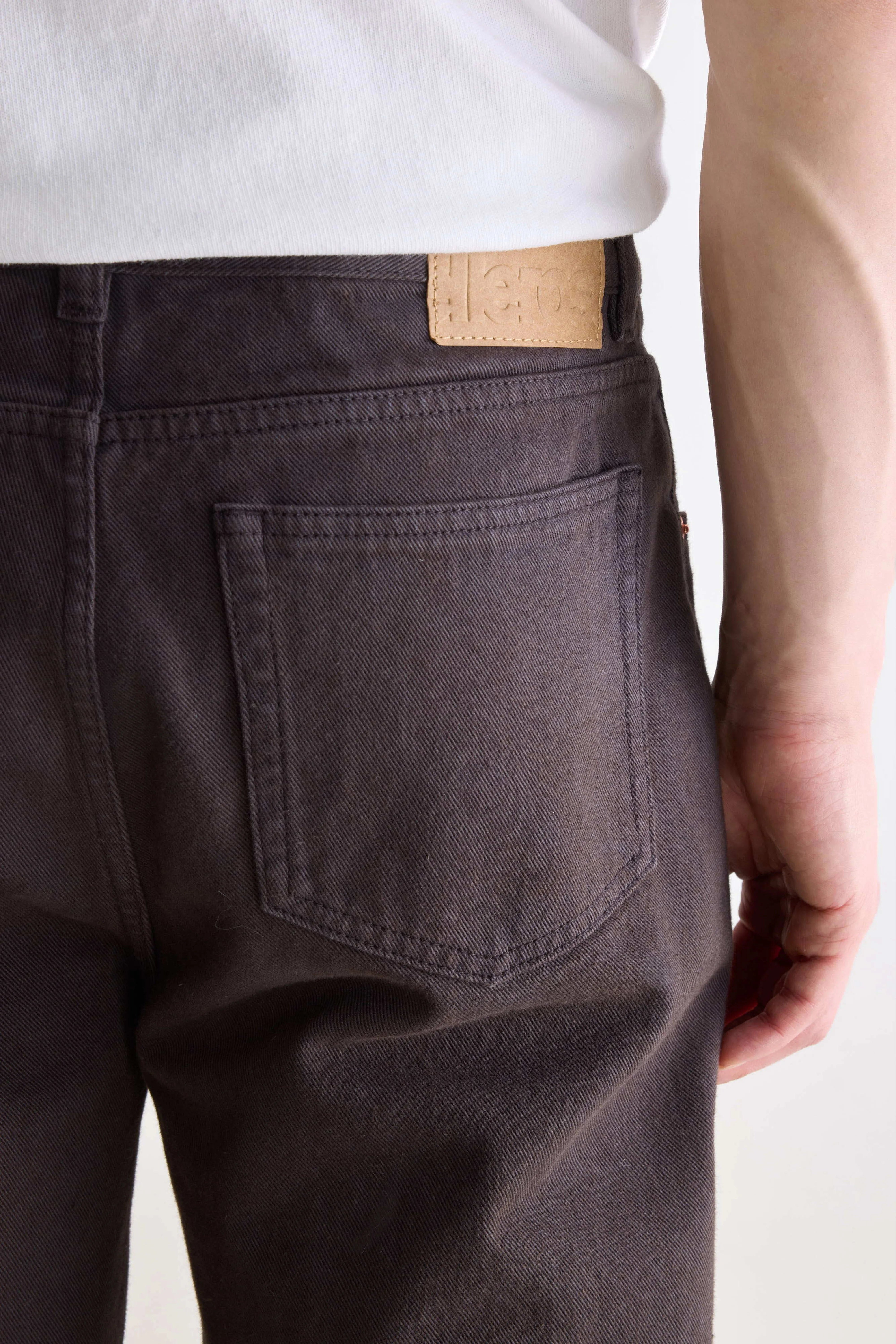 Point straight trousers (252 / M / BELUGA)