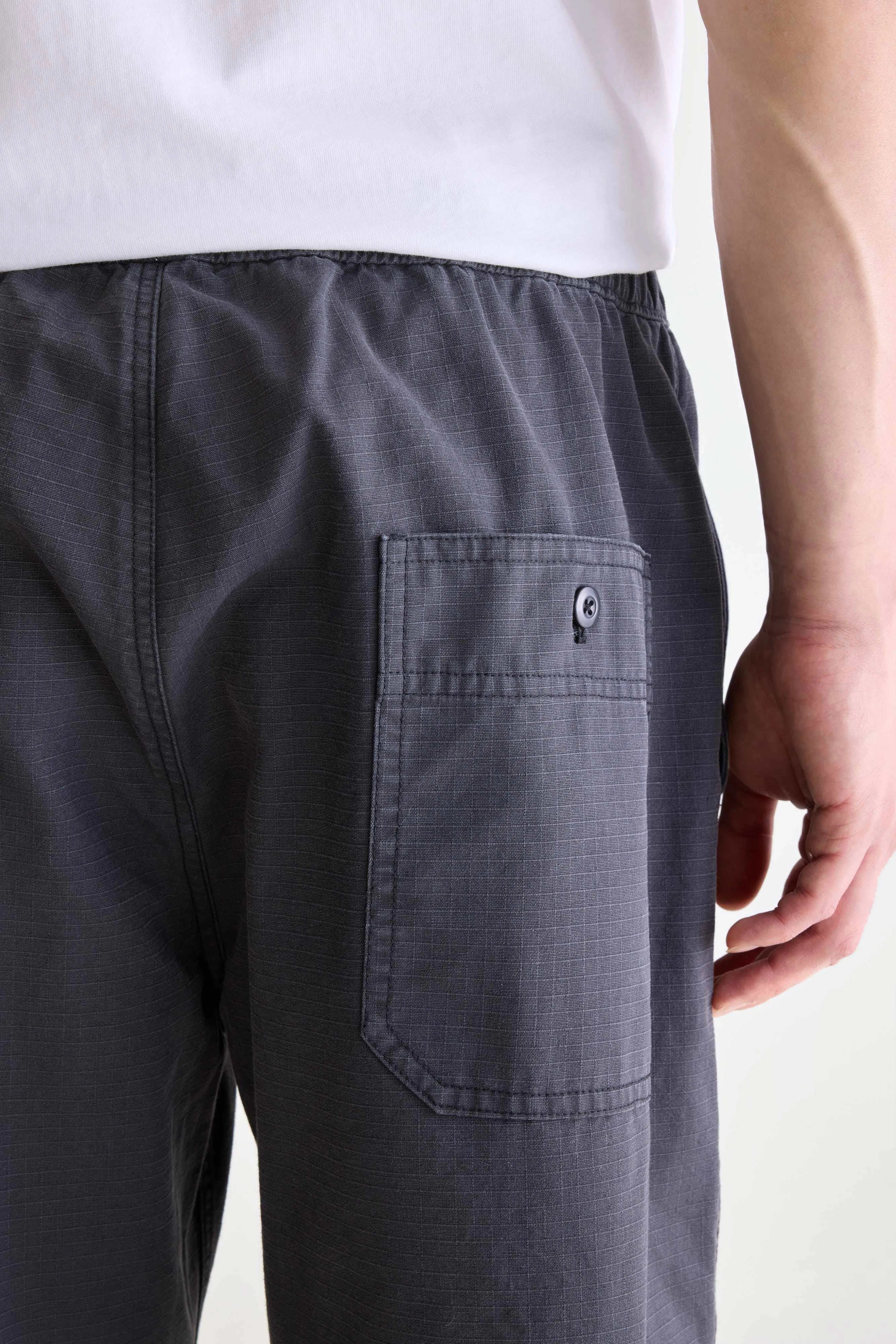 Pantalon baggy Julius (252 / M / BLACK SAND)