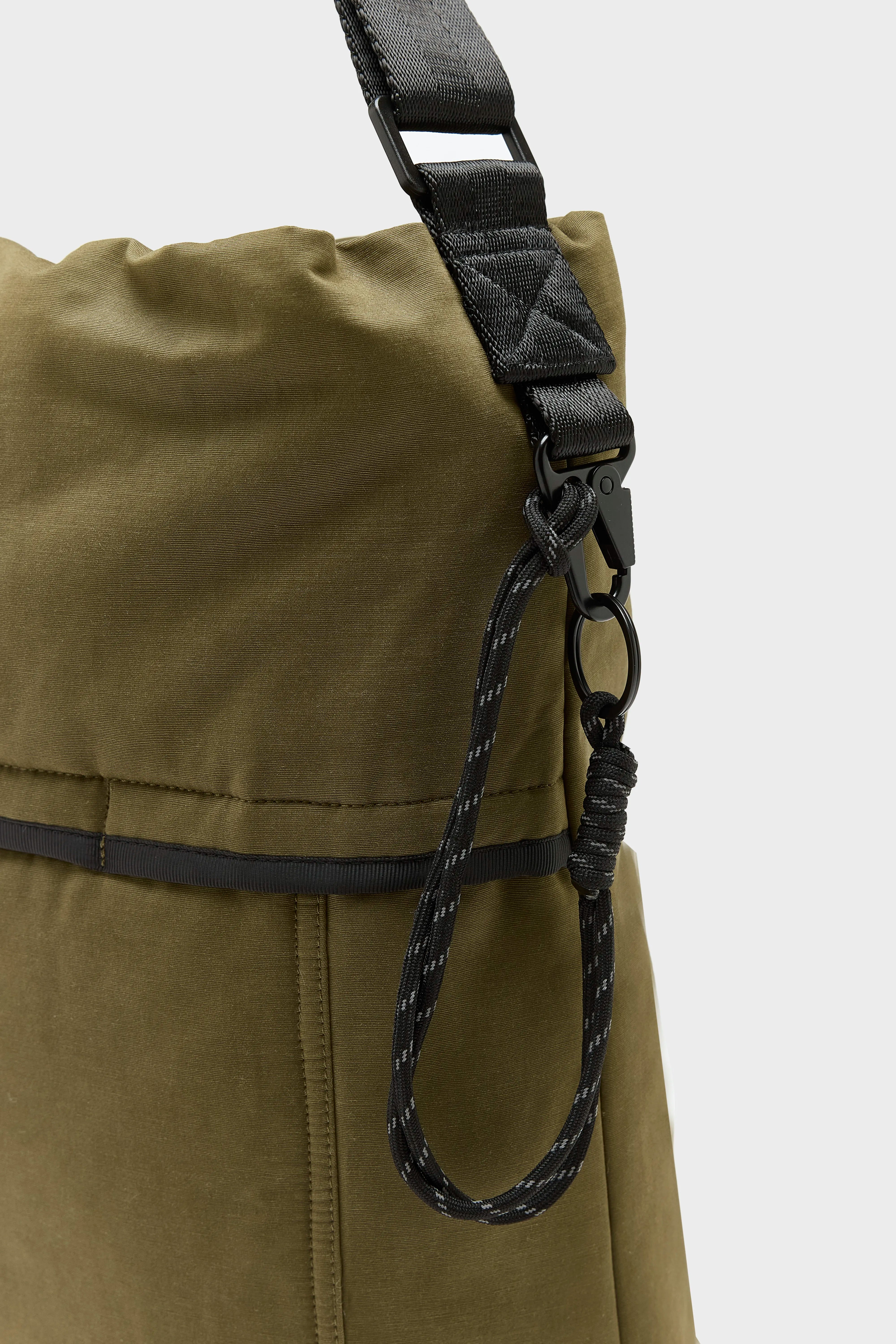 Hendy messenger bag (252 / M / OLIVE NIGHT)