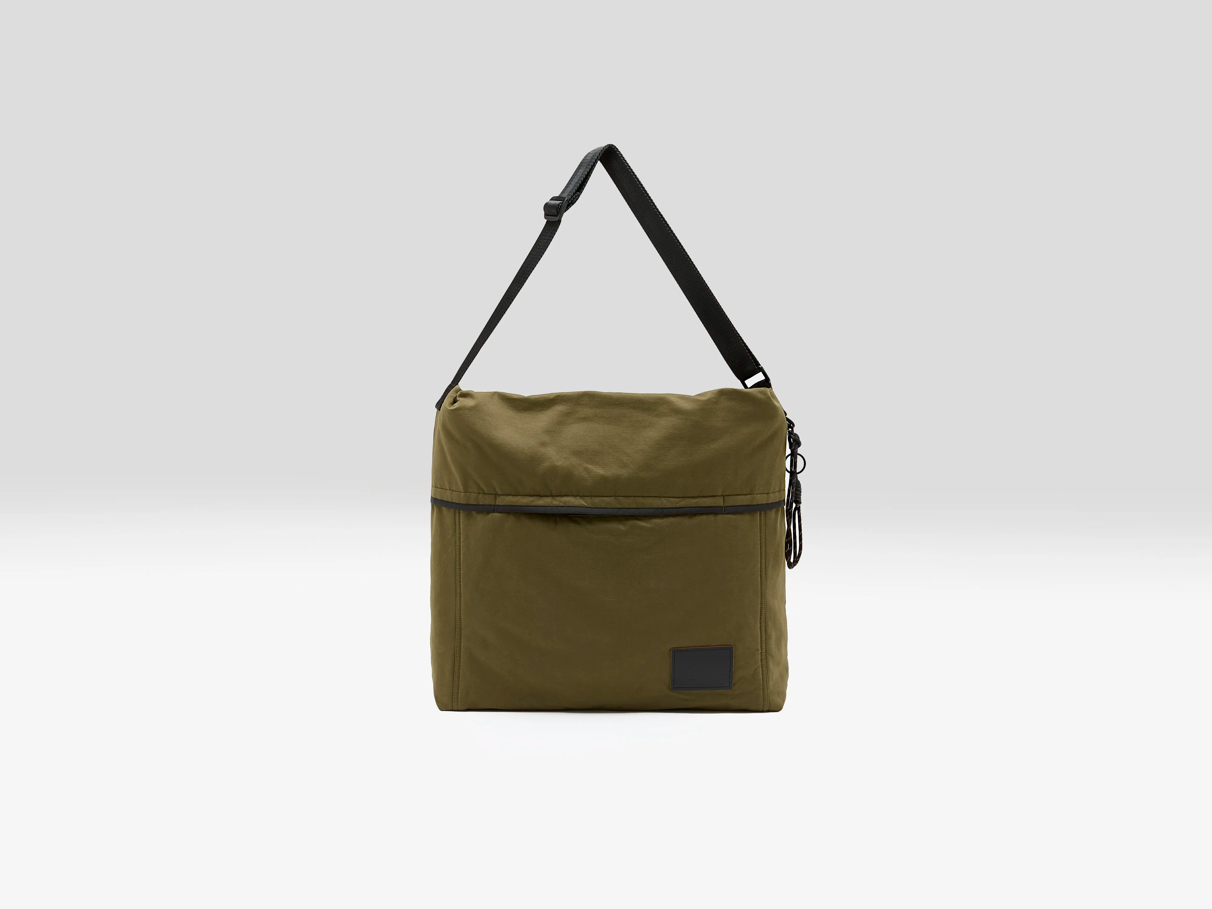 Hendy messenger bag (252 / M / OLIVE NIGHT)