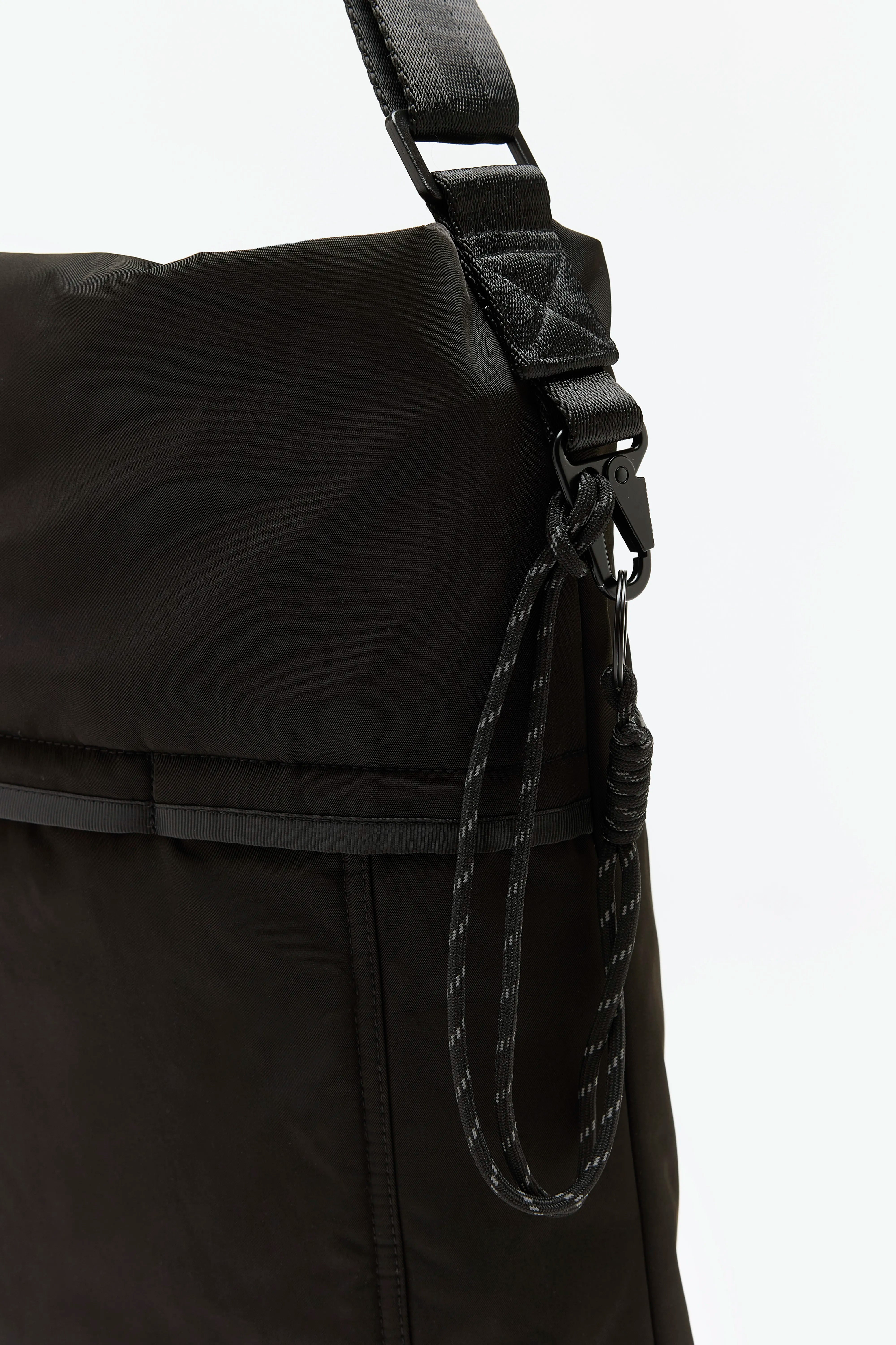 Hendy messenger bag (252 / M / BLACK)