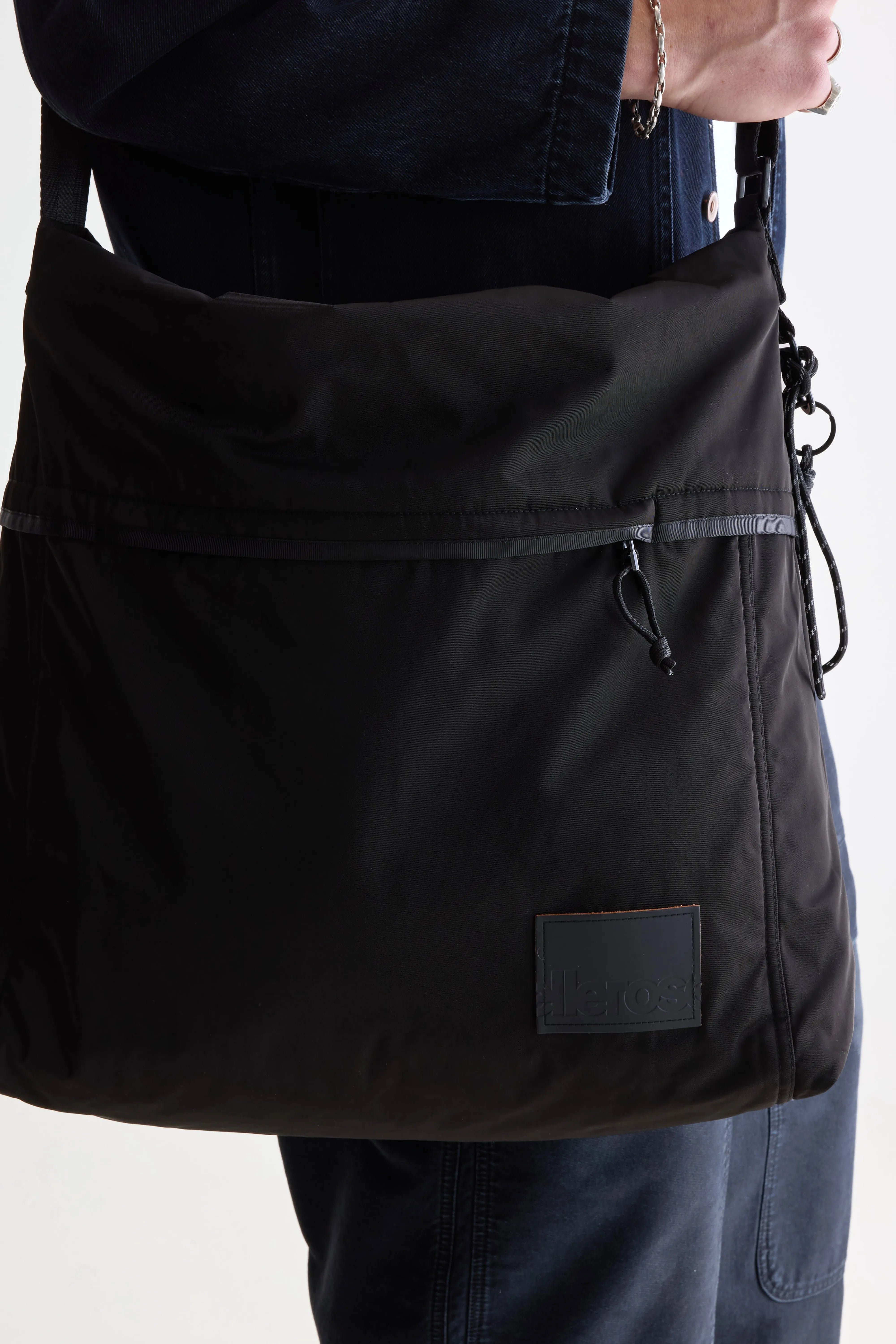 Hendy messenger bag (252 / M / BLACK)