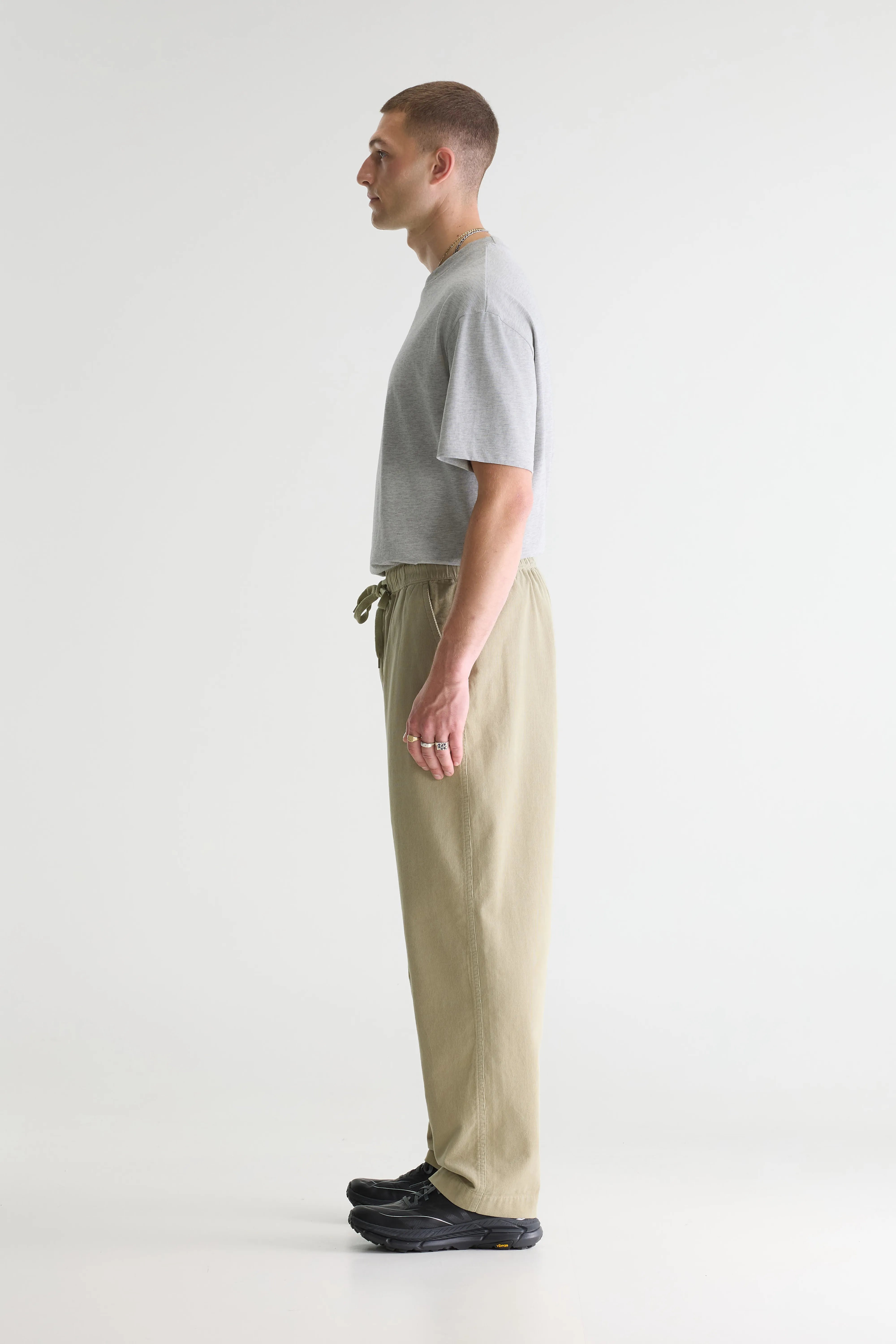Julius corduroy trousers (261 / M / THYM)