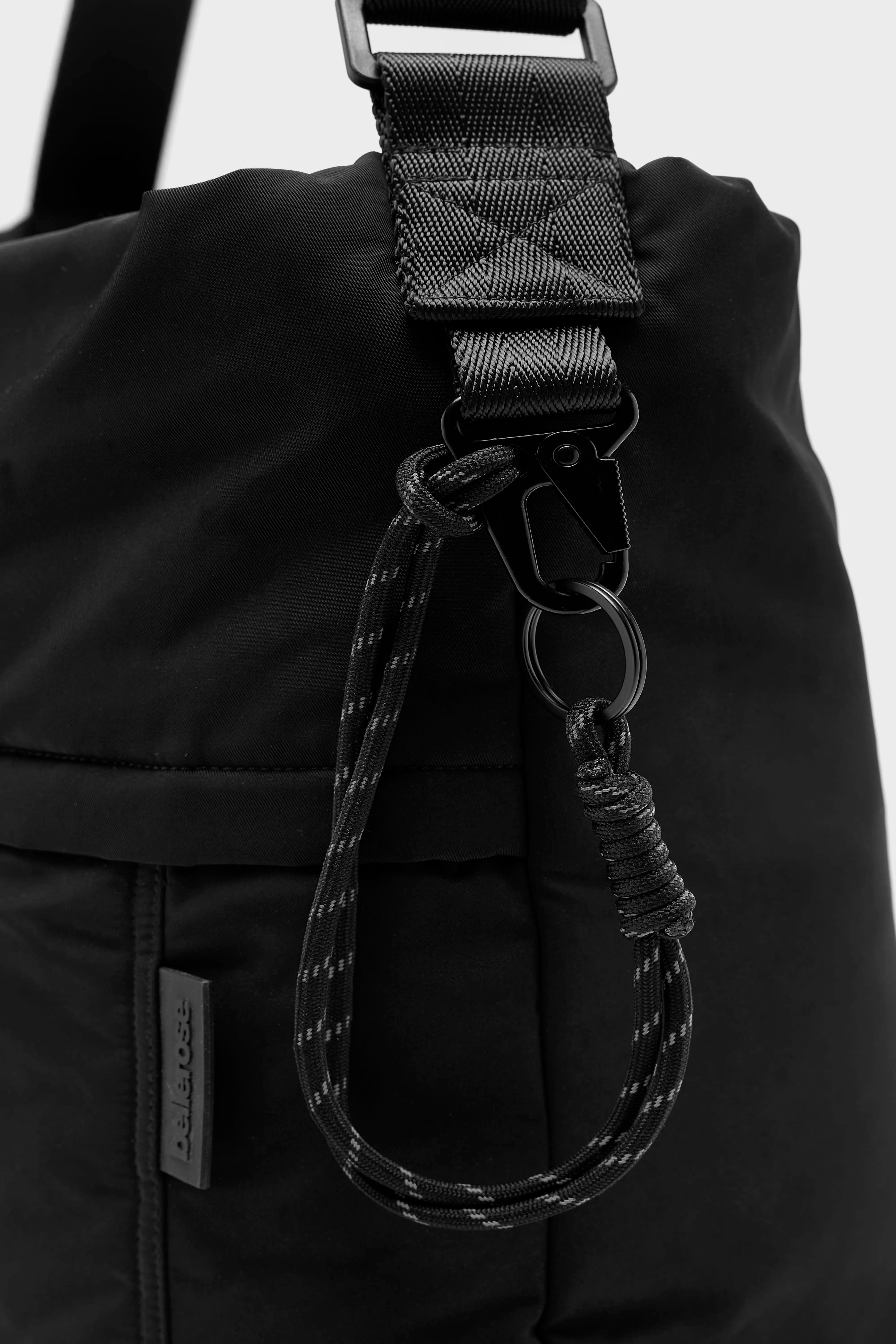 Hendem schoudertas (261 / M / BLACK)