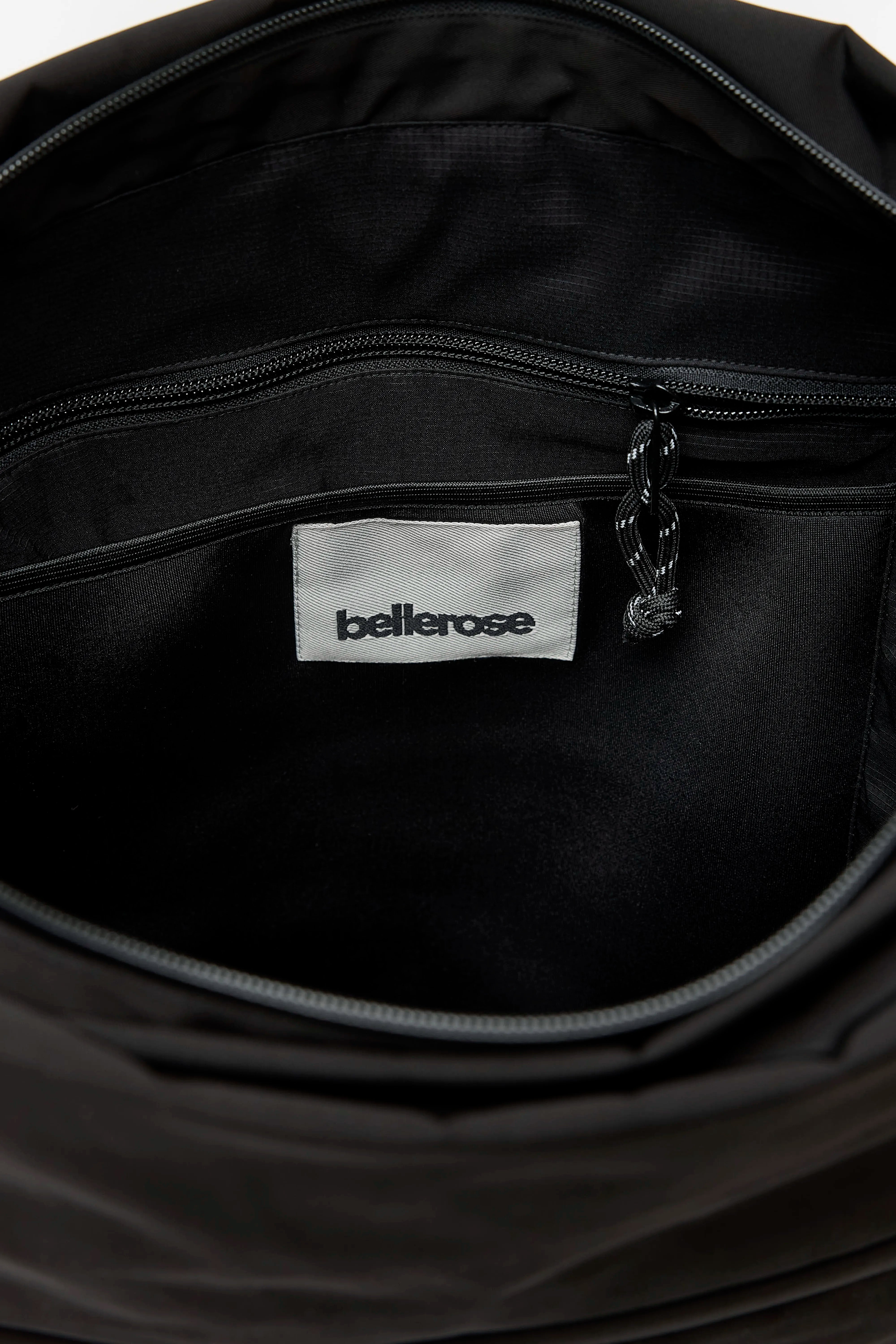 Hendem shoulder bag (261 / M / BLACK)