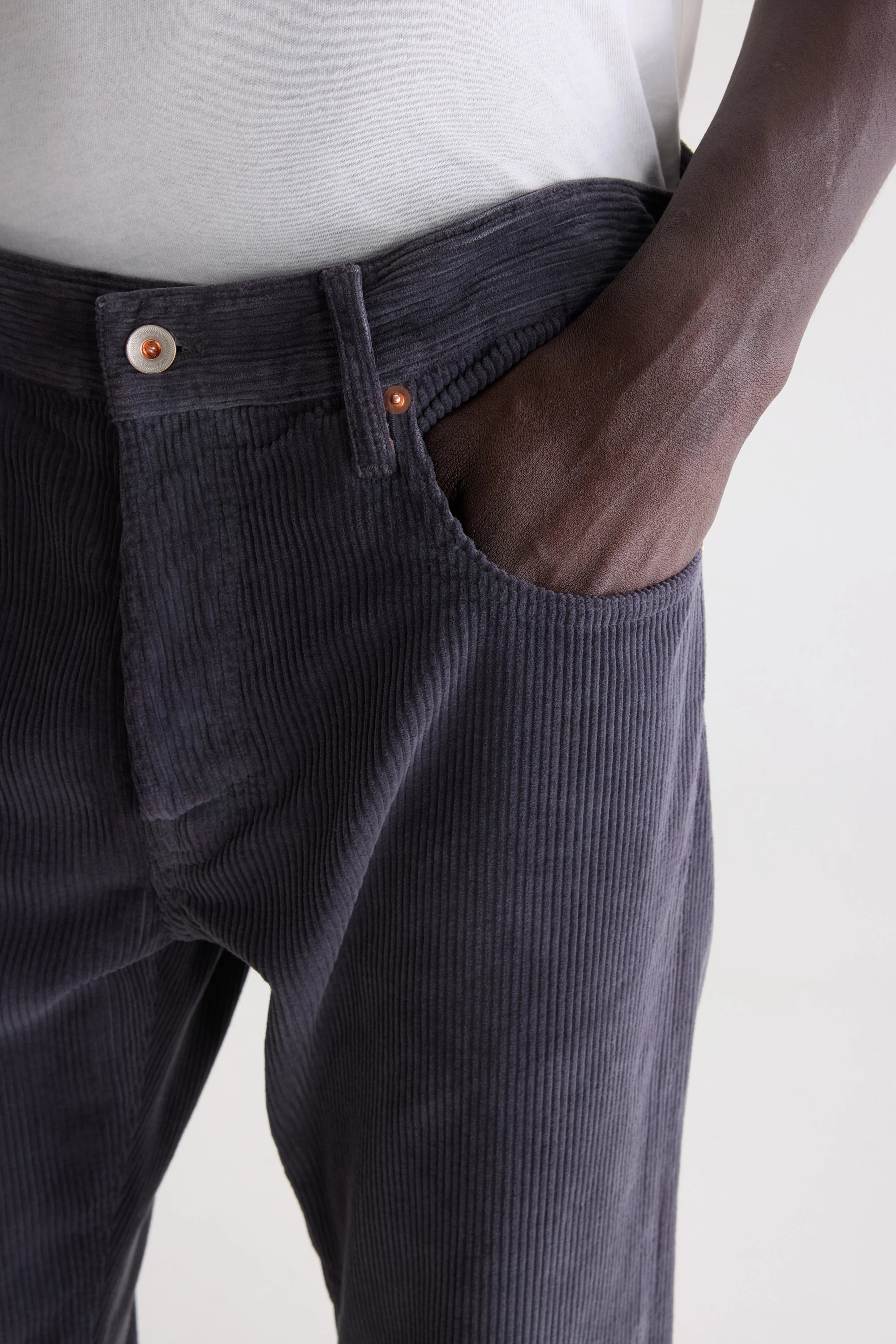 Percy loose trousers (262 / M / LICORICE)