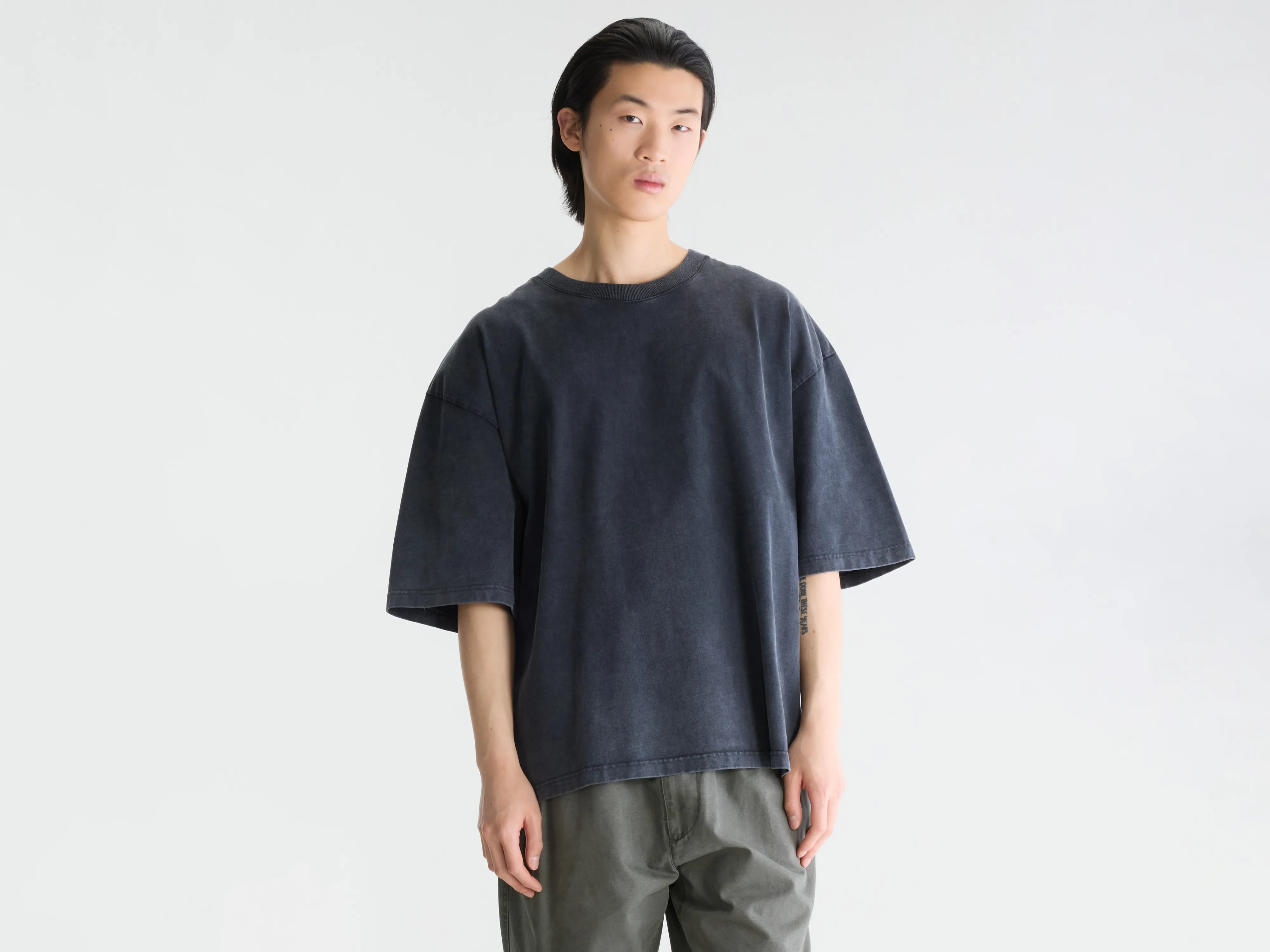 Feta short-sleeve t-shirt (262 / M / METEORITE)