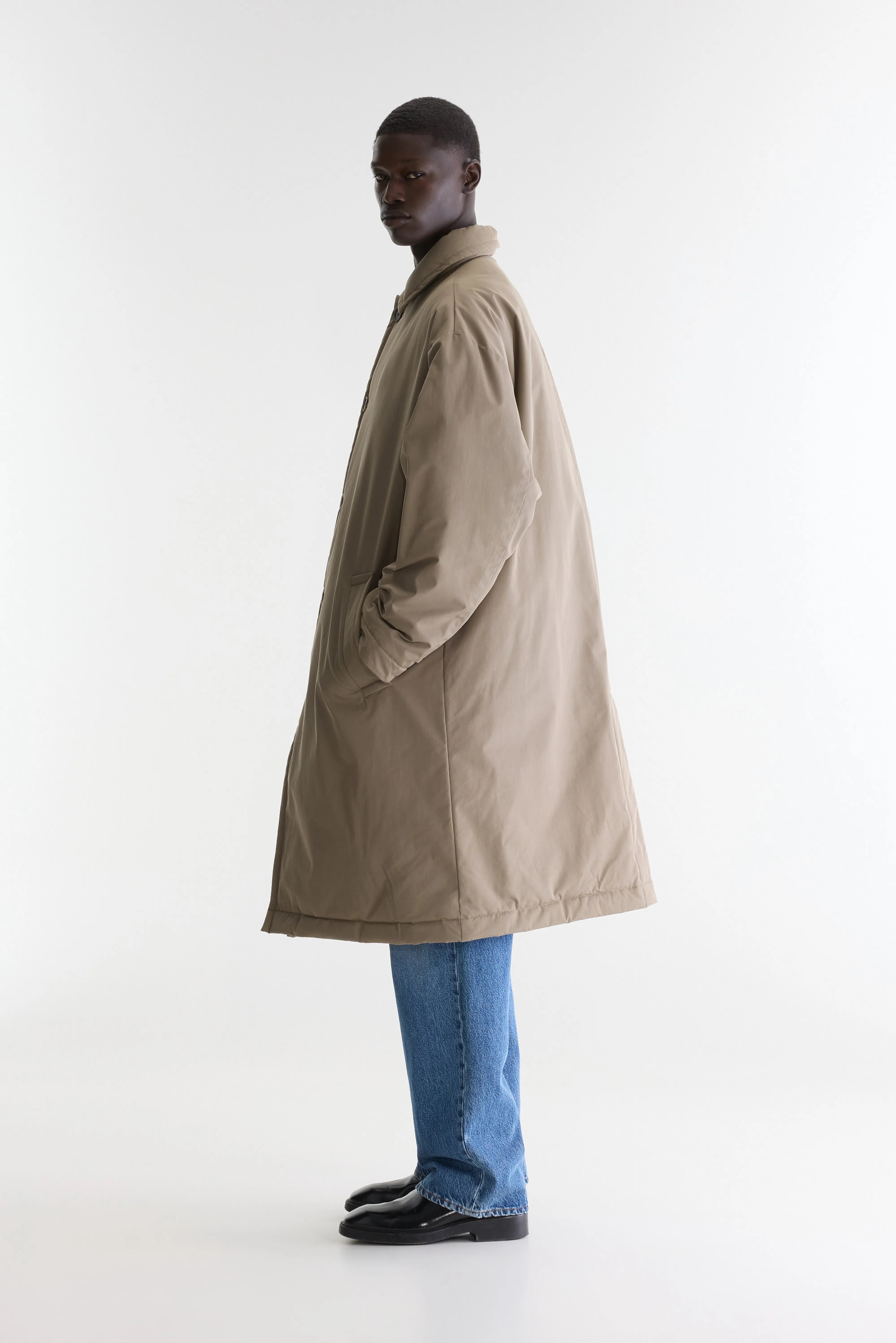 Himbo rain coat (262 / M / DUST)