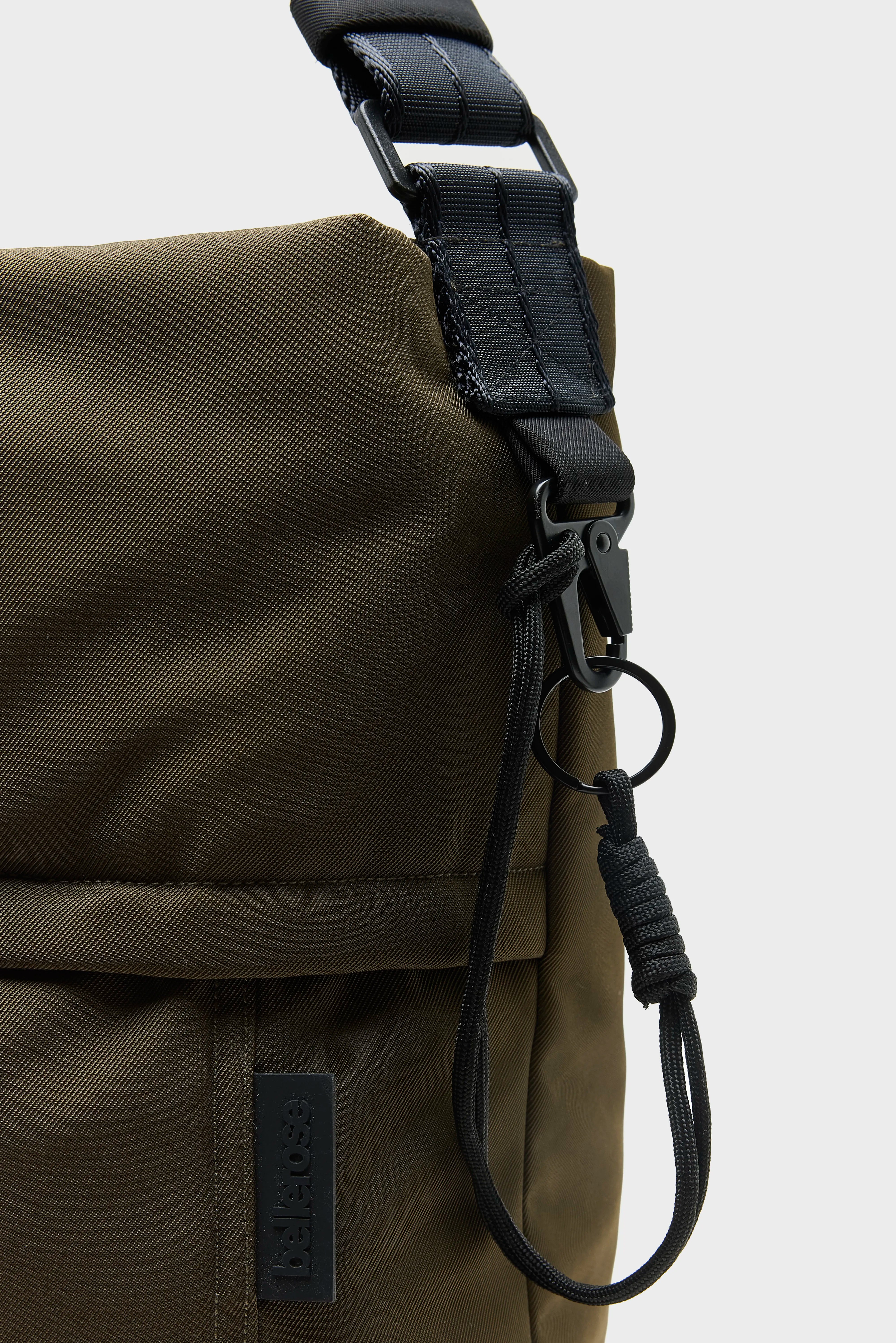 Hendem shoulder bag (262 / M / CARBONE)