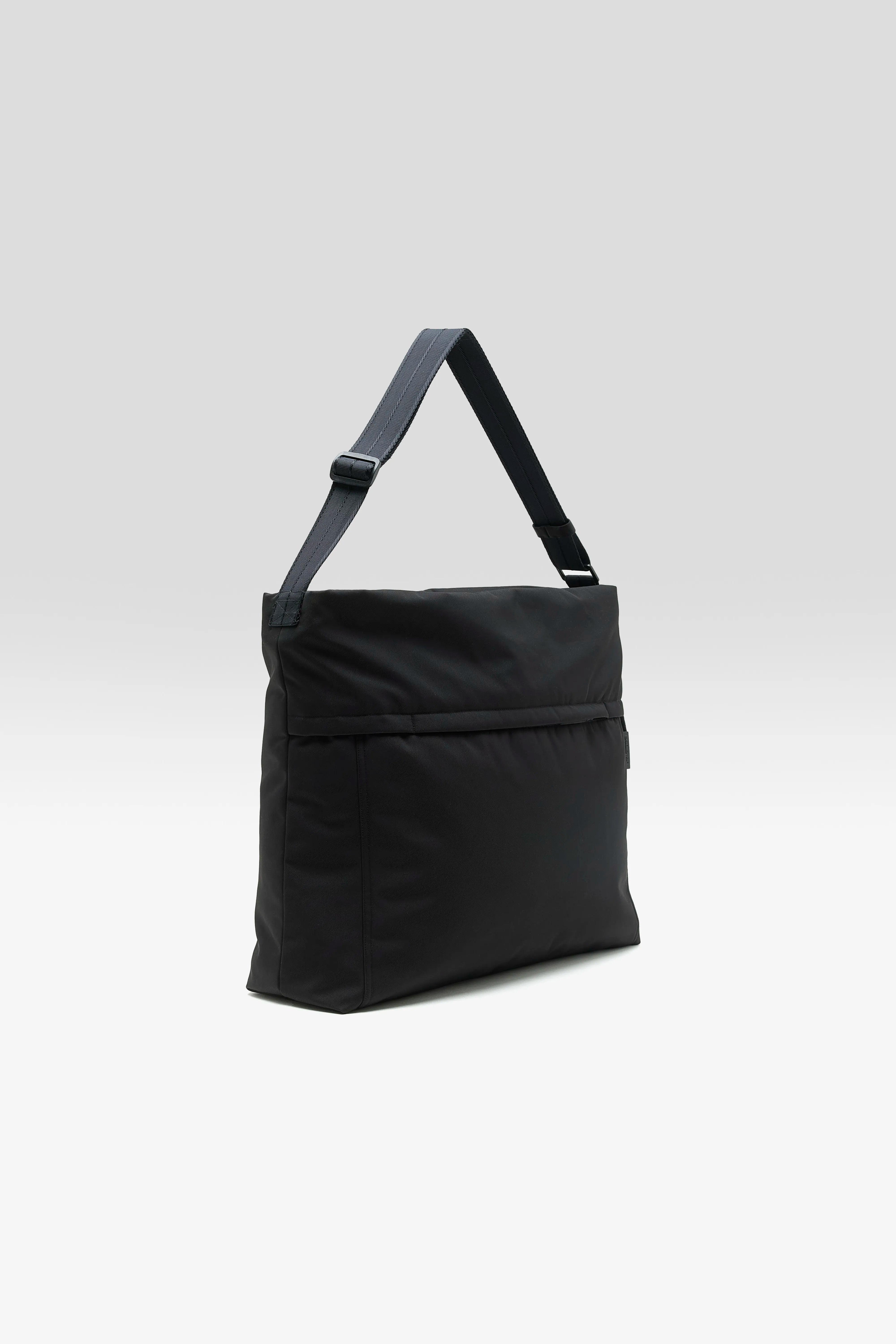 Sac à bandoulière Hendem (262 / M / BLACK BEAUTY)