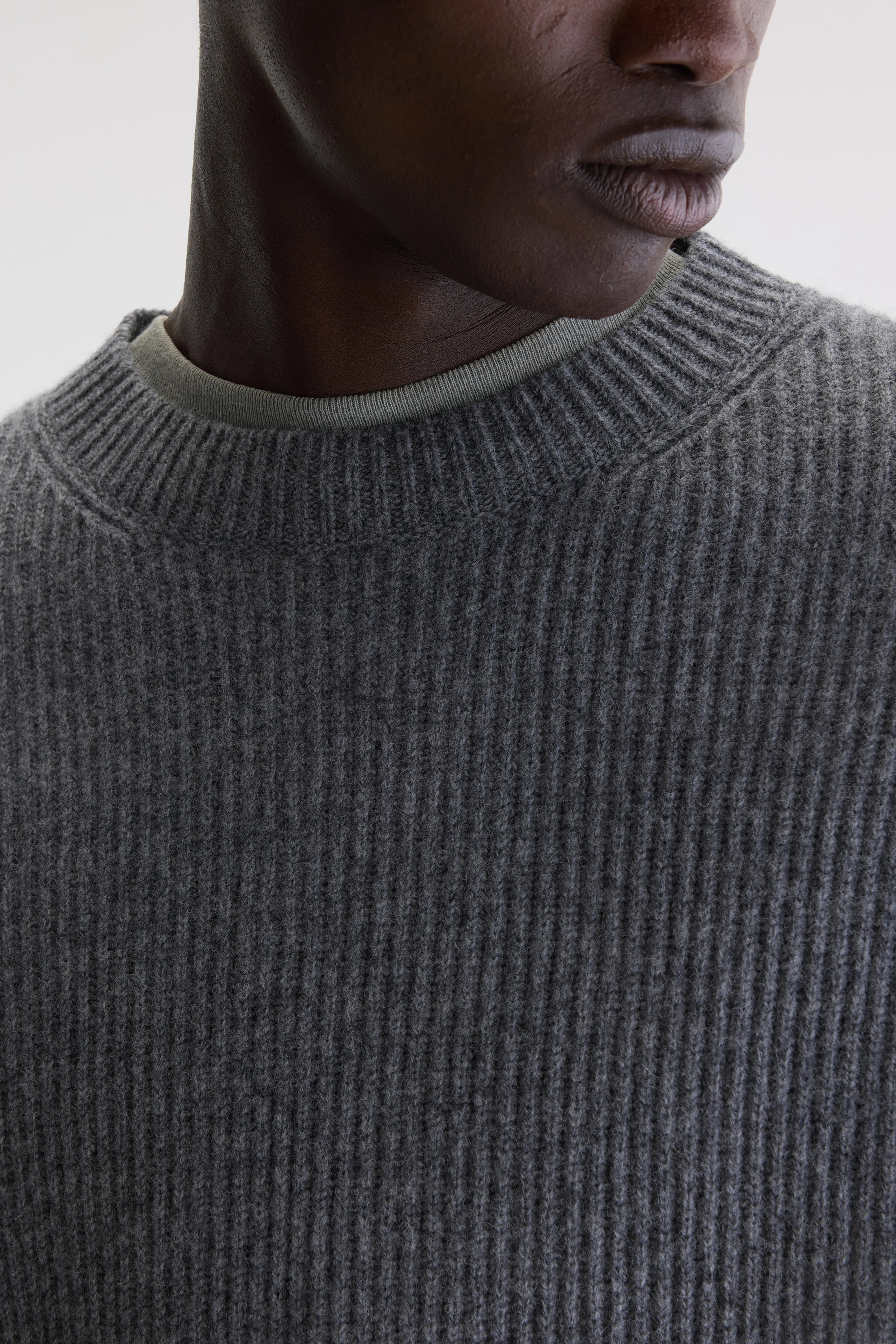 Pull col rond Ameb (262 / M / MID GREY)