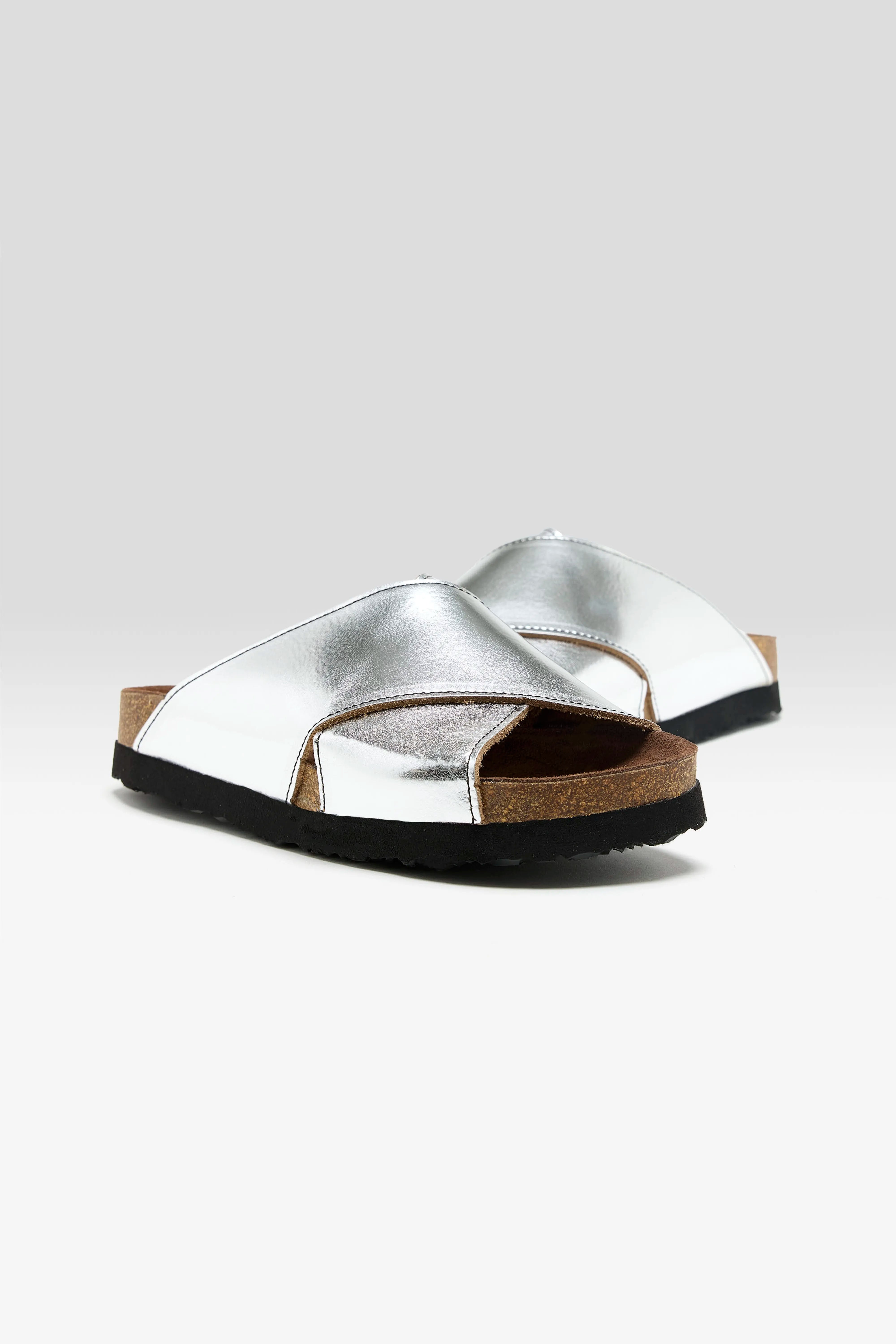 Sandales Croisées en Cuir Métallisé (261 / W / SILVER)