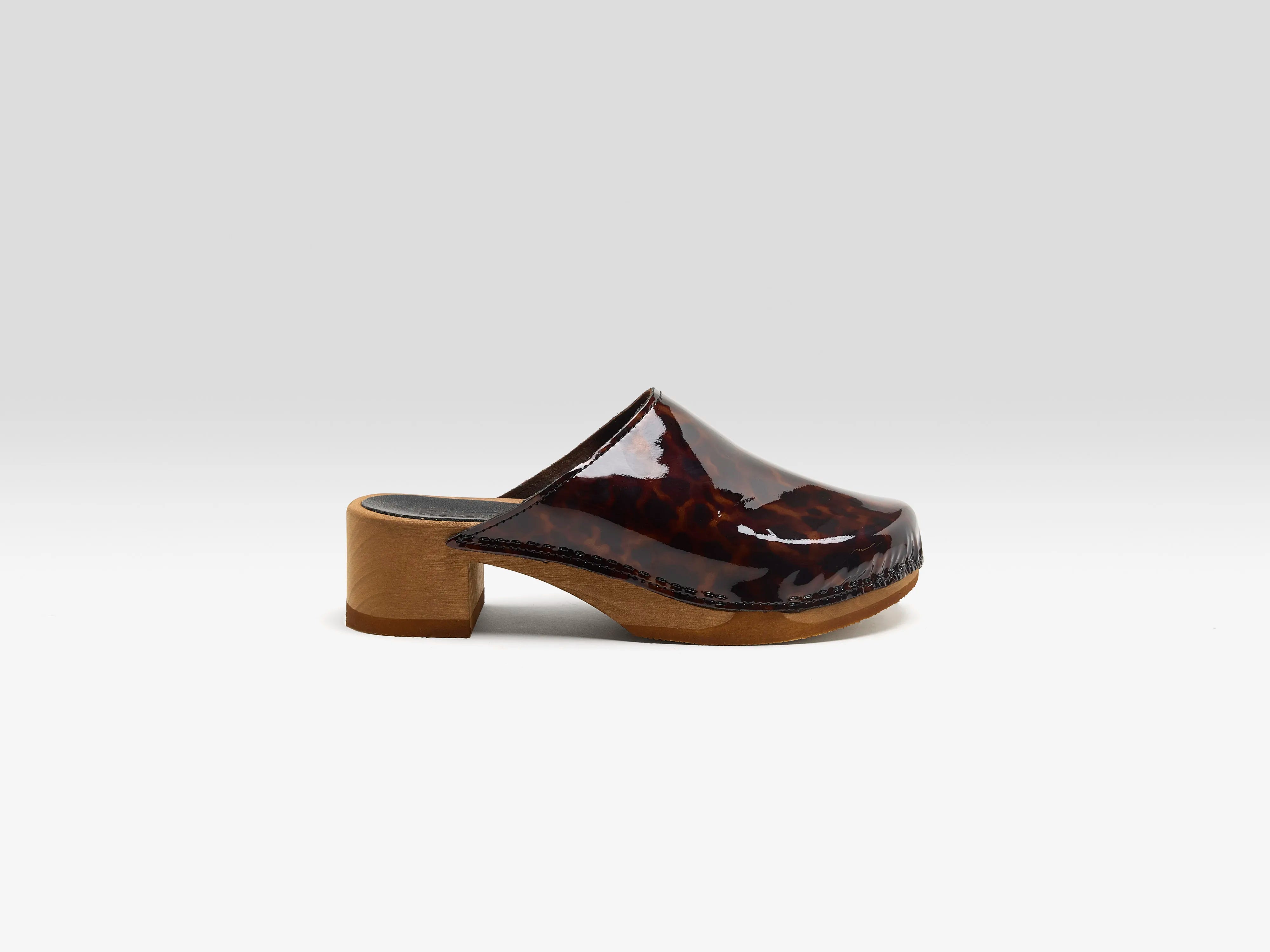 Tortoise Shell Heel Clogs (262 / W / BROWN)