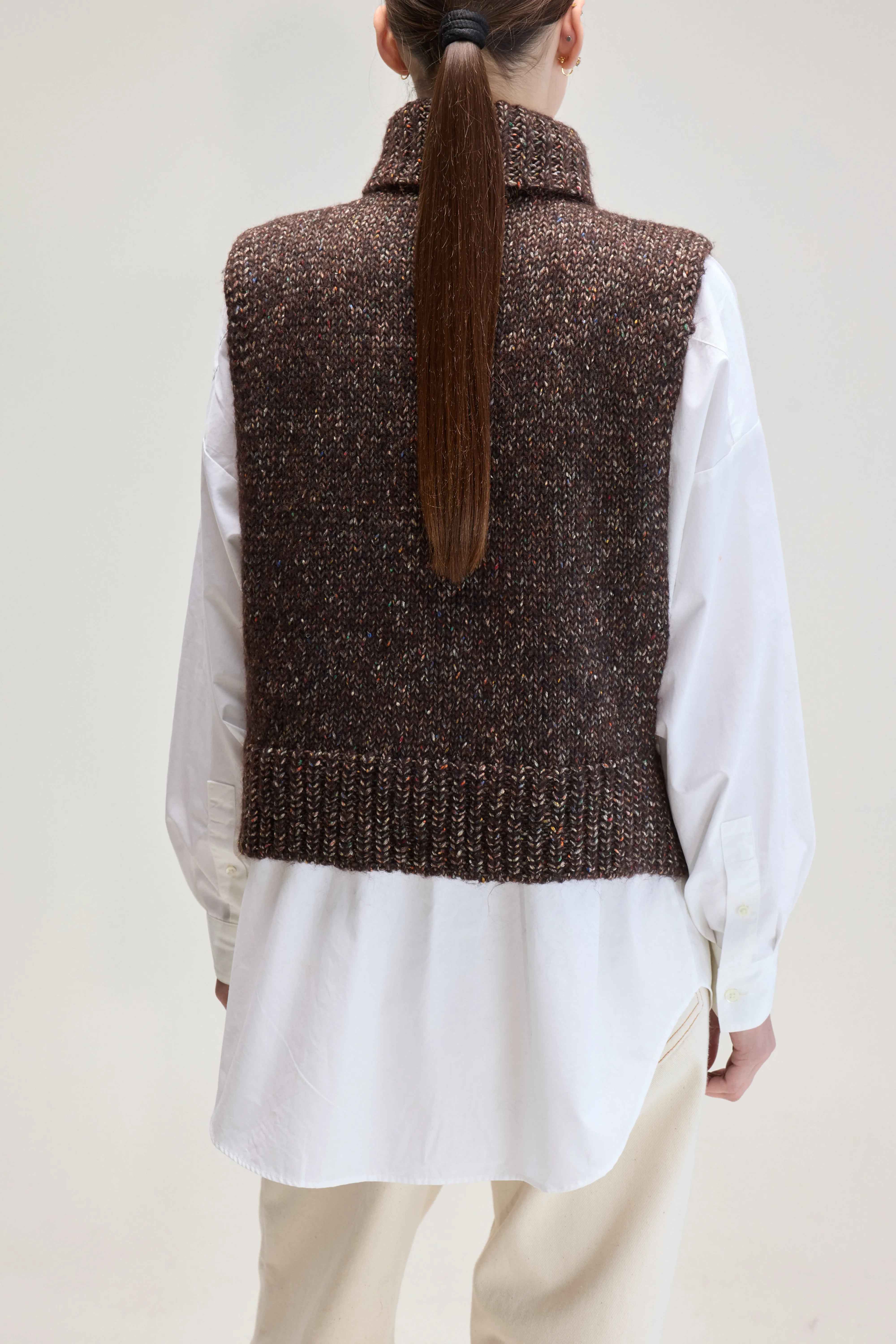 Upcycled Sleeveless Sweater (UPC / W / COFFEE)