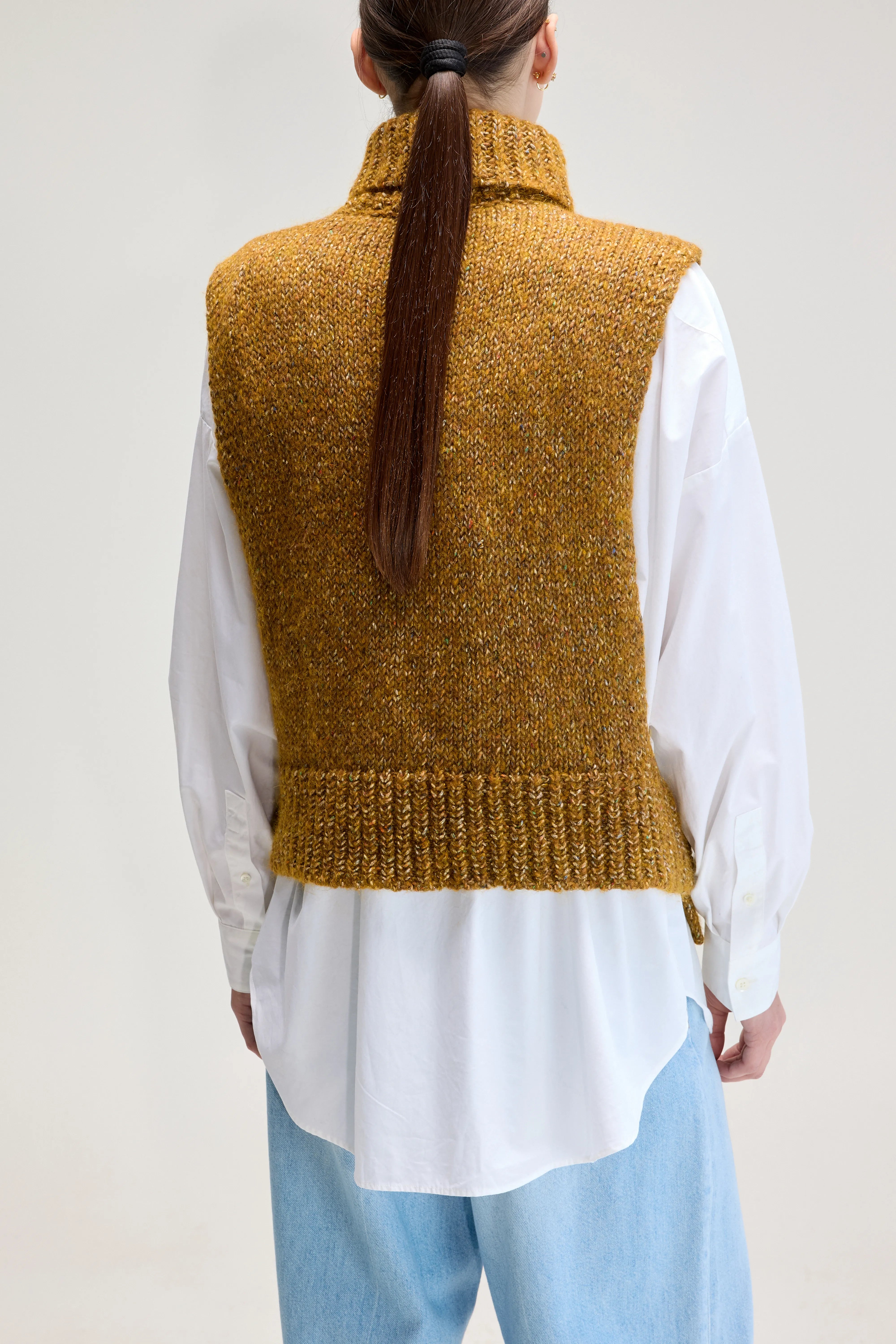 Upcycled Mouwloze Trui   (UPC / W / BREEN)