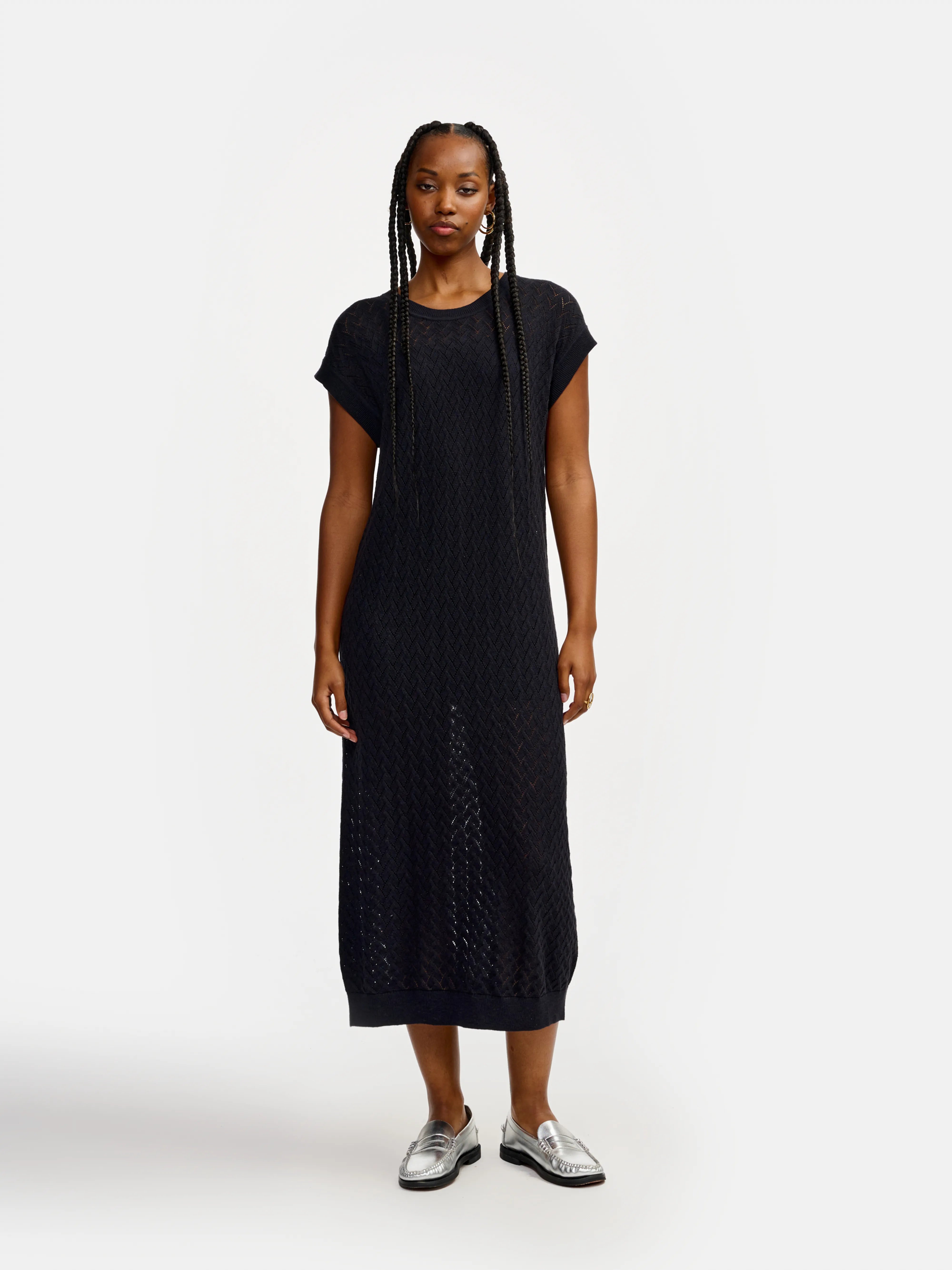 gopmi jurk (241 / W / OFF BLACK)