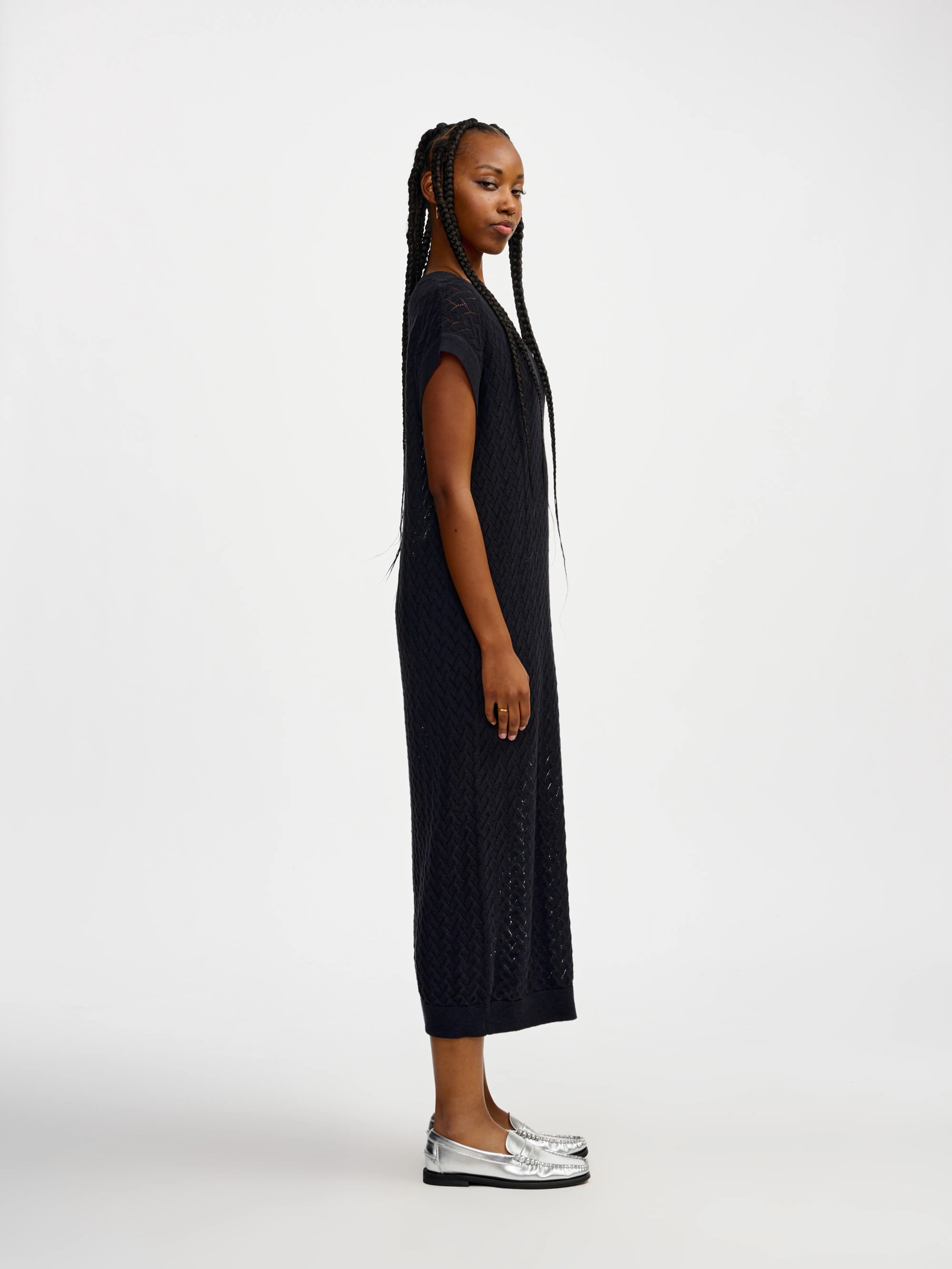 gopmi jurk (241 / W / OFF BLACK)