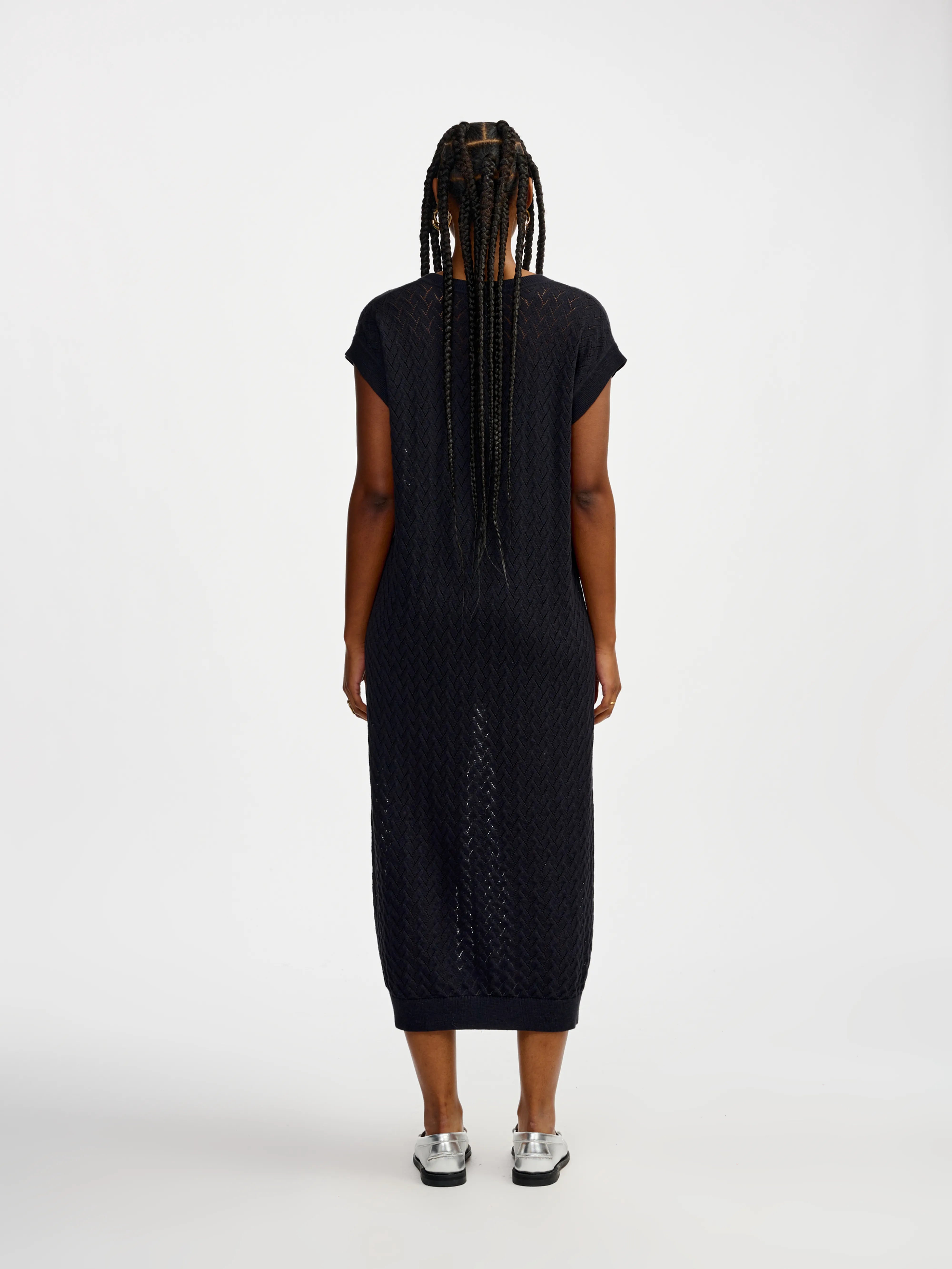gopmi jurk (241 / W / OFF BLACK)