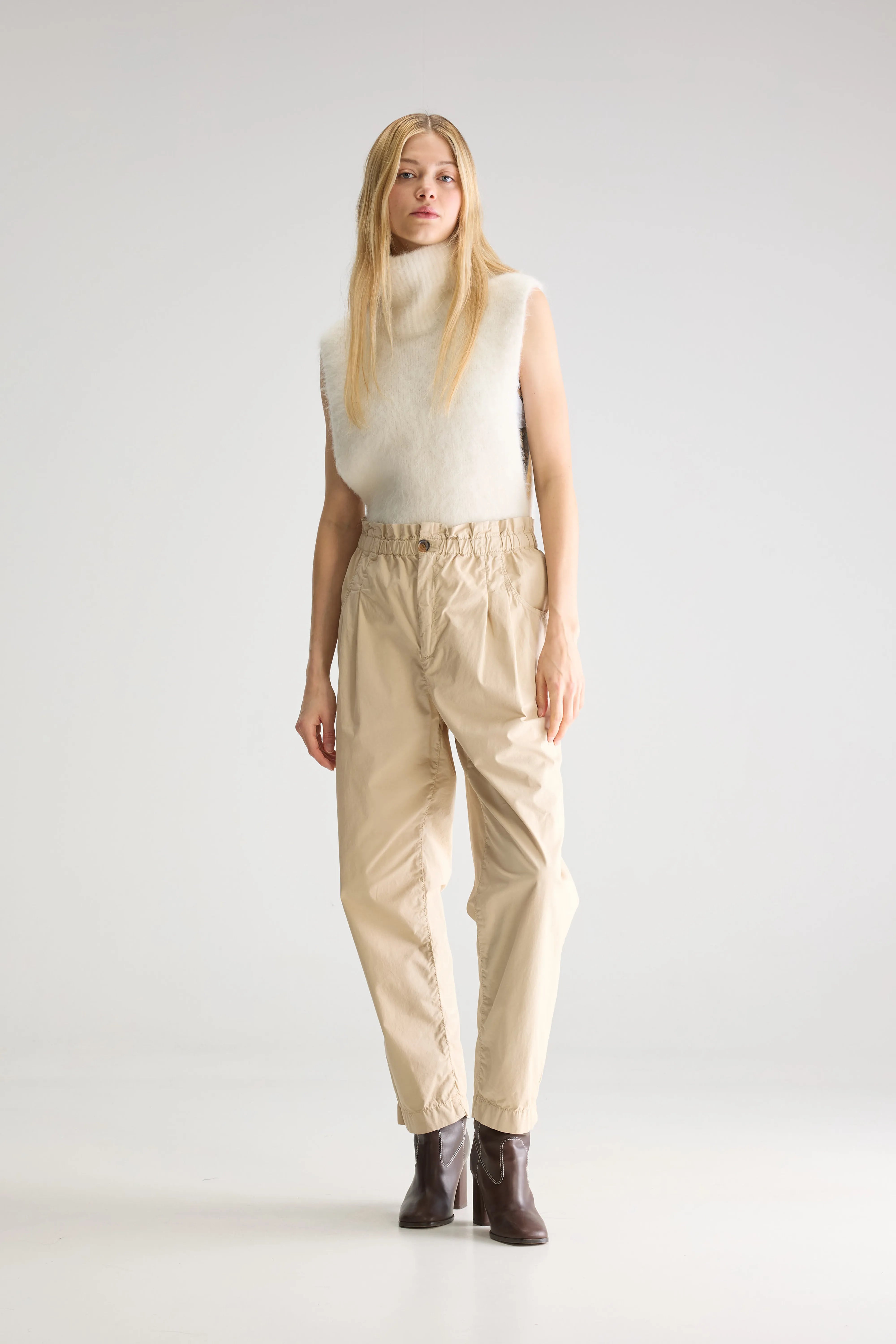 Winona relaxed trousers (251 / W / CEMENT)