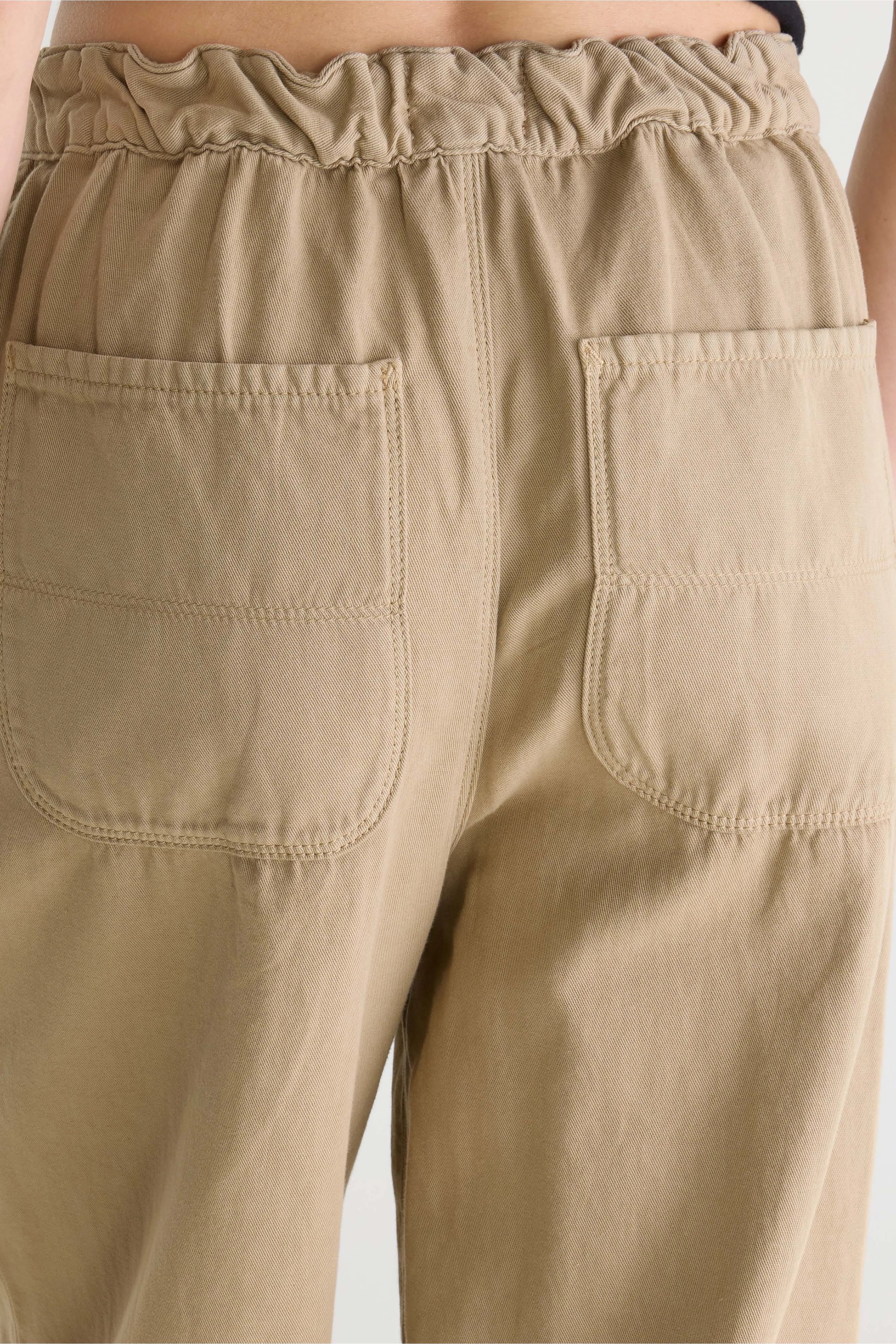 Pasop relaxed trousers (242 / W / CLAY)