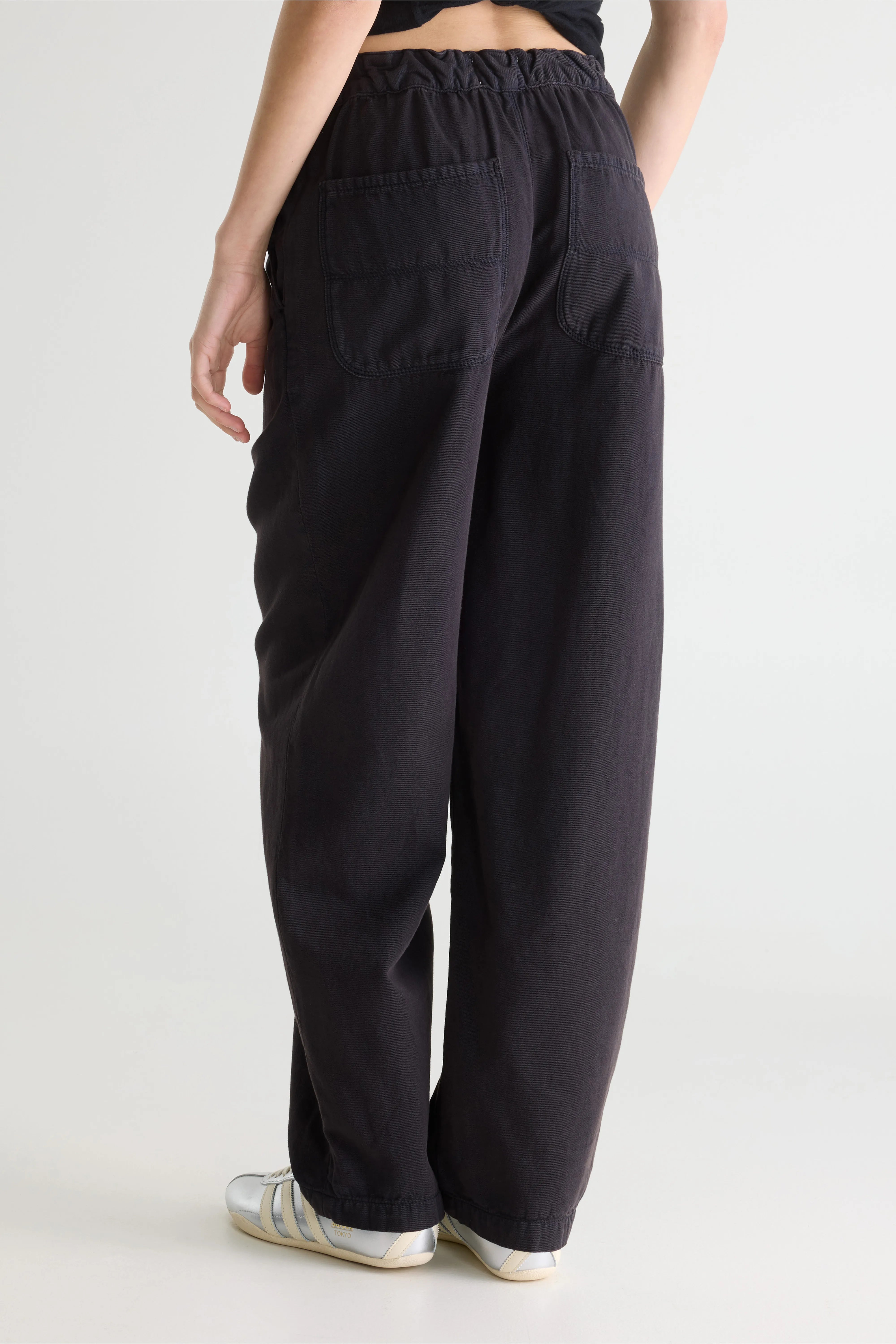 Pasop relaxed trousers (252 / W / OFF BLACK)