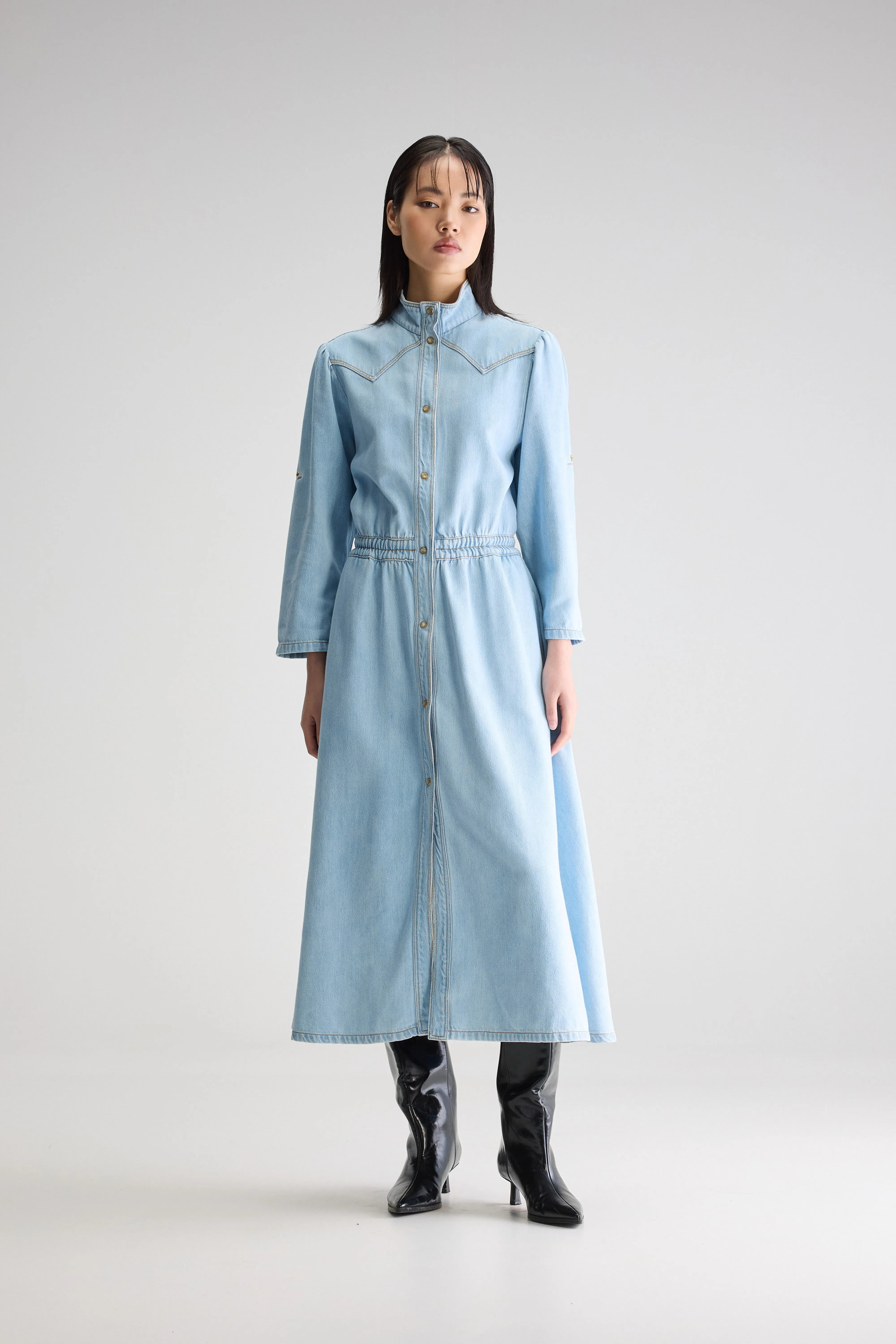 Pakita denim midi dress (251 / W / LT BLUE BLEACH)