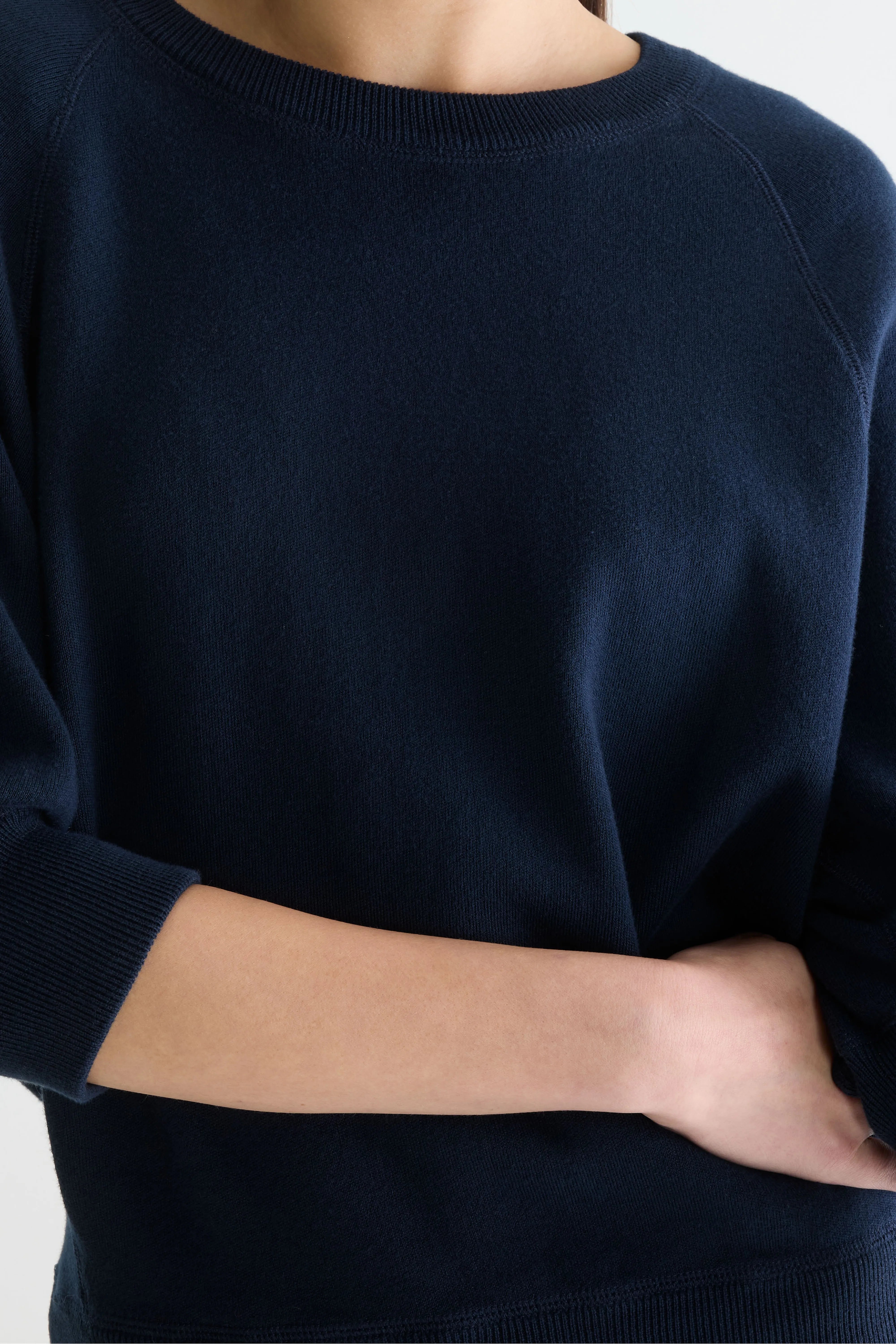 Anglet crewneck navy blue sweater (242 / W / NAVY)