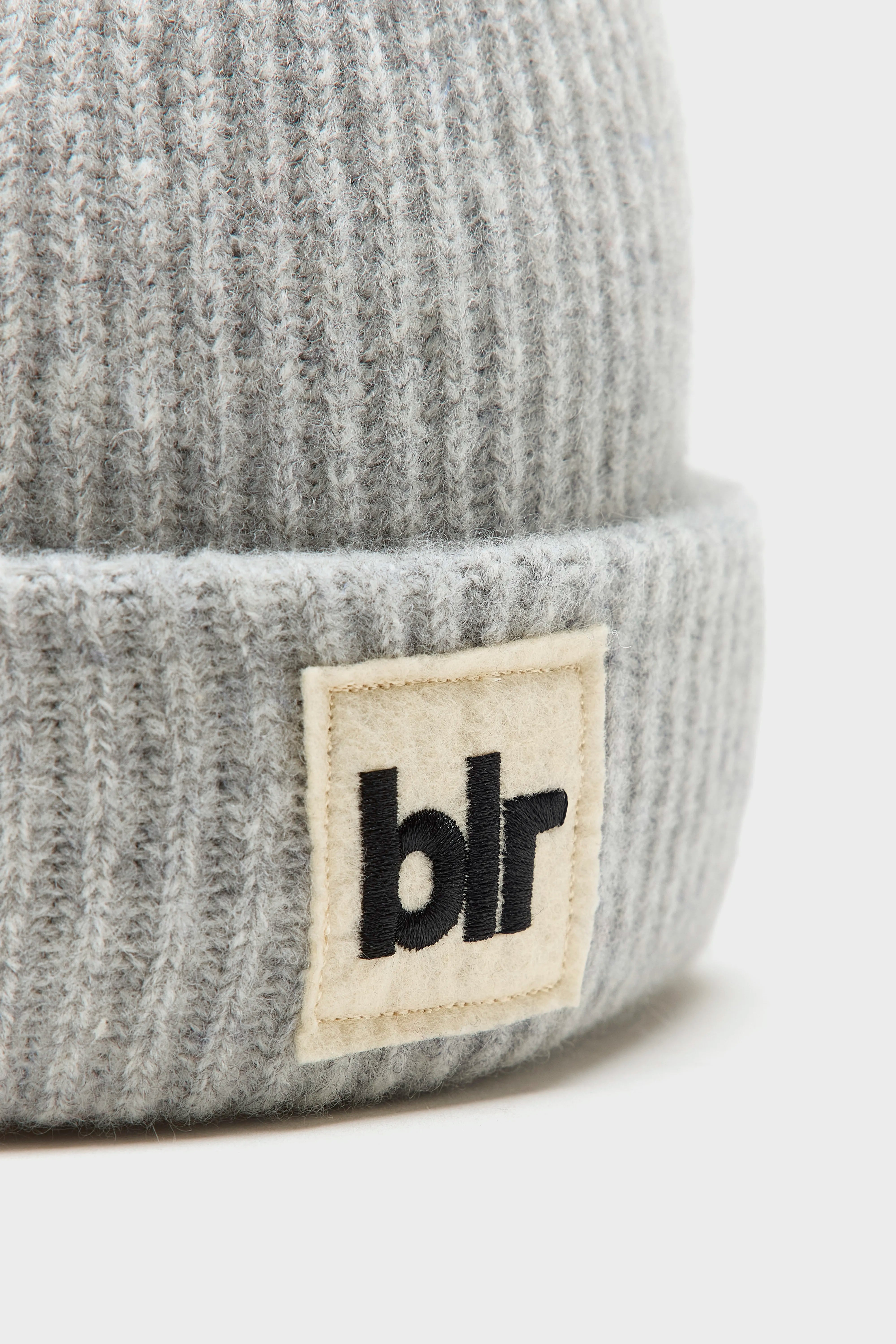 Gateet gebreide muts  (252 / W / LIGHT GREY)