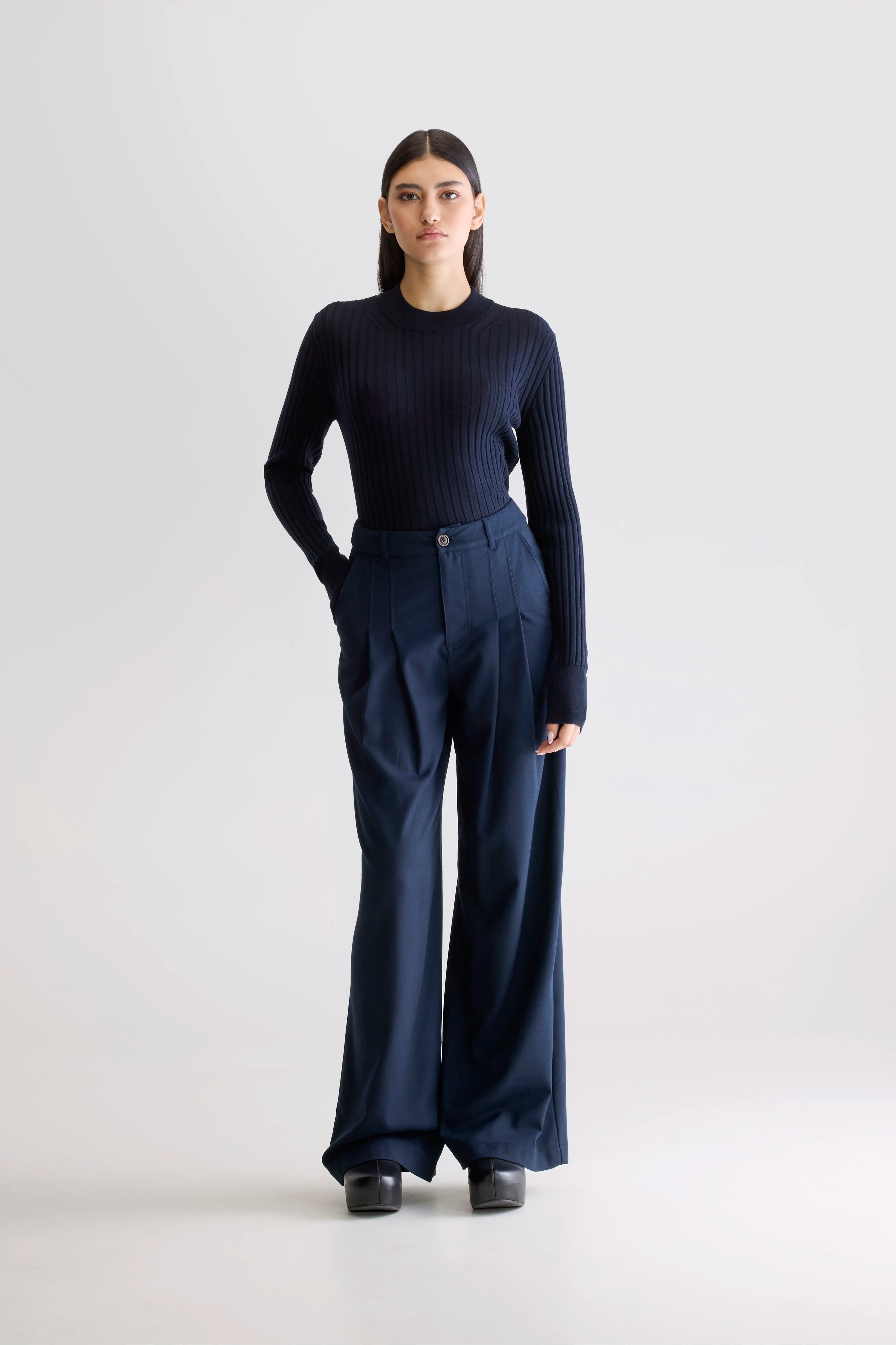 Pantalon tailleur Sixtine (252 / W / NAVY)