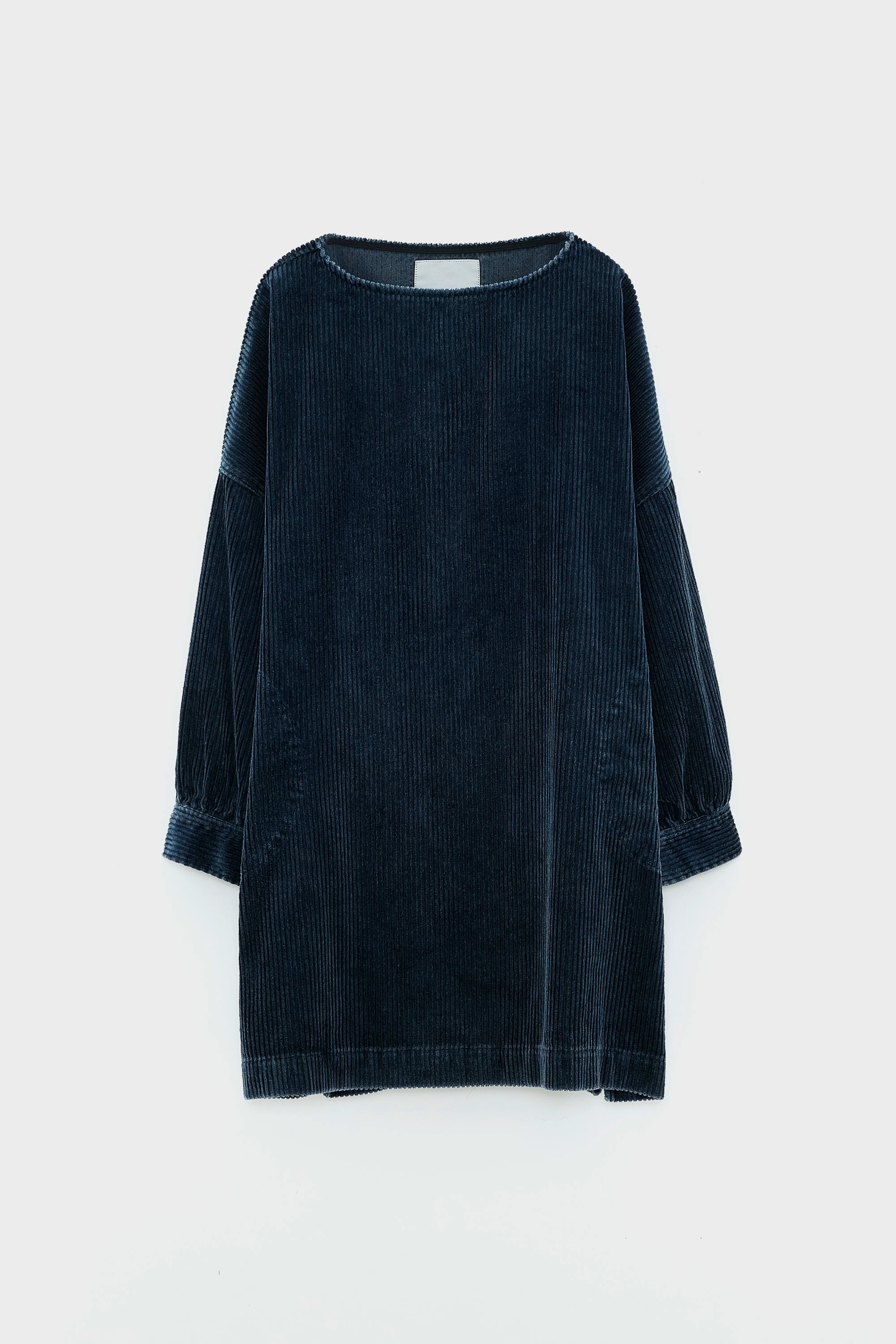 Past wijde corduroy jurk  (252 / W / BLACK BLUE)