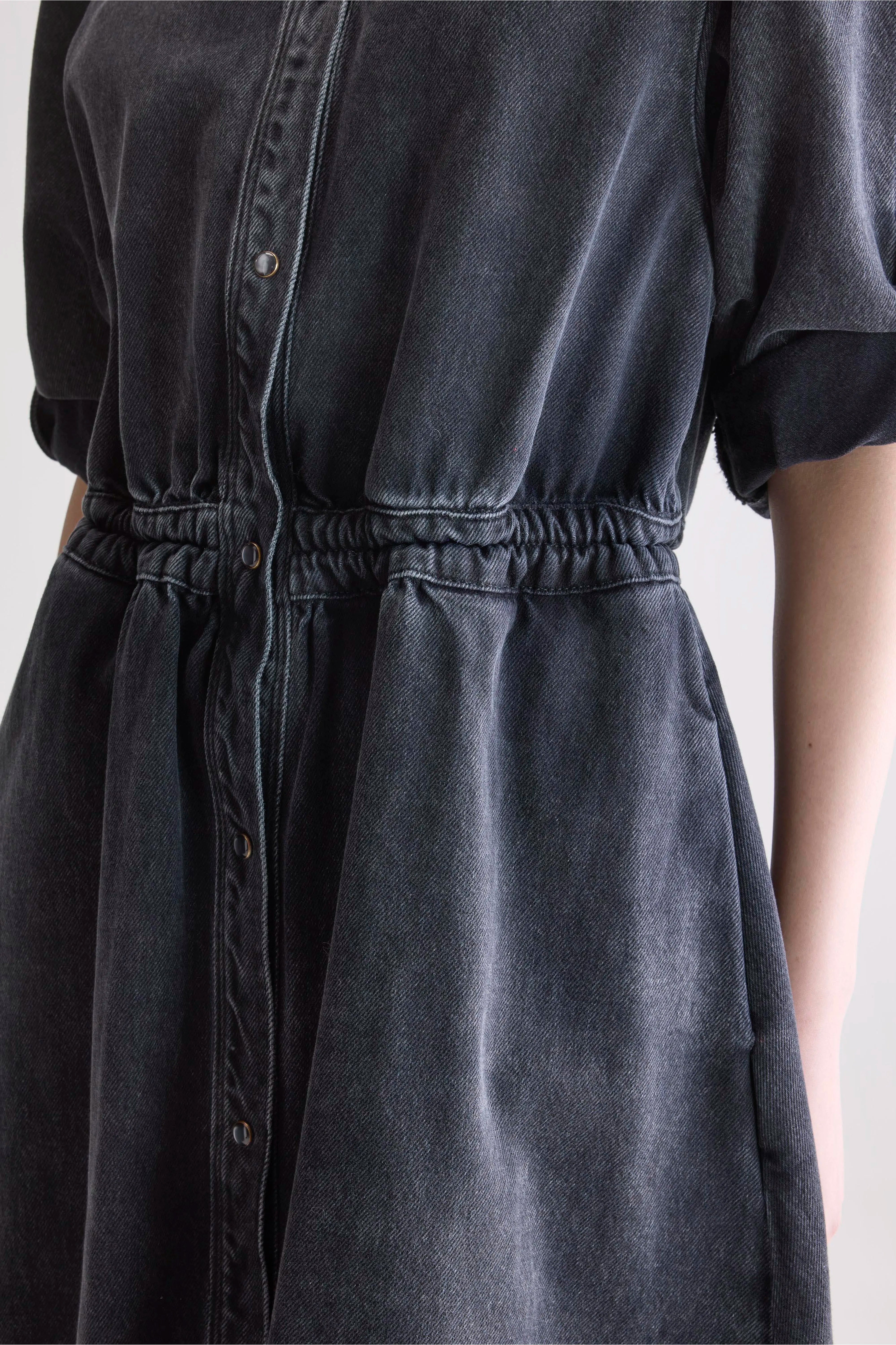 Pakita midi dress (252 / W / VINTAGE BLACK)