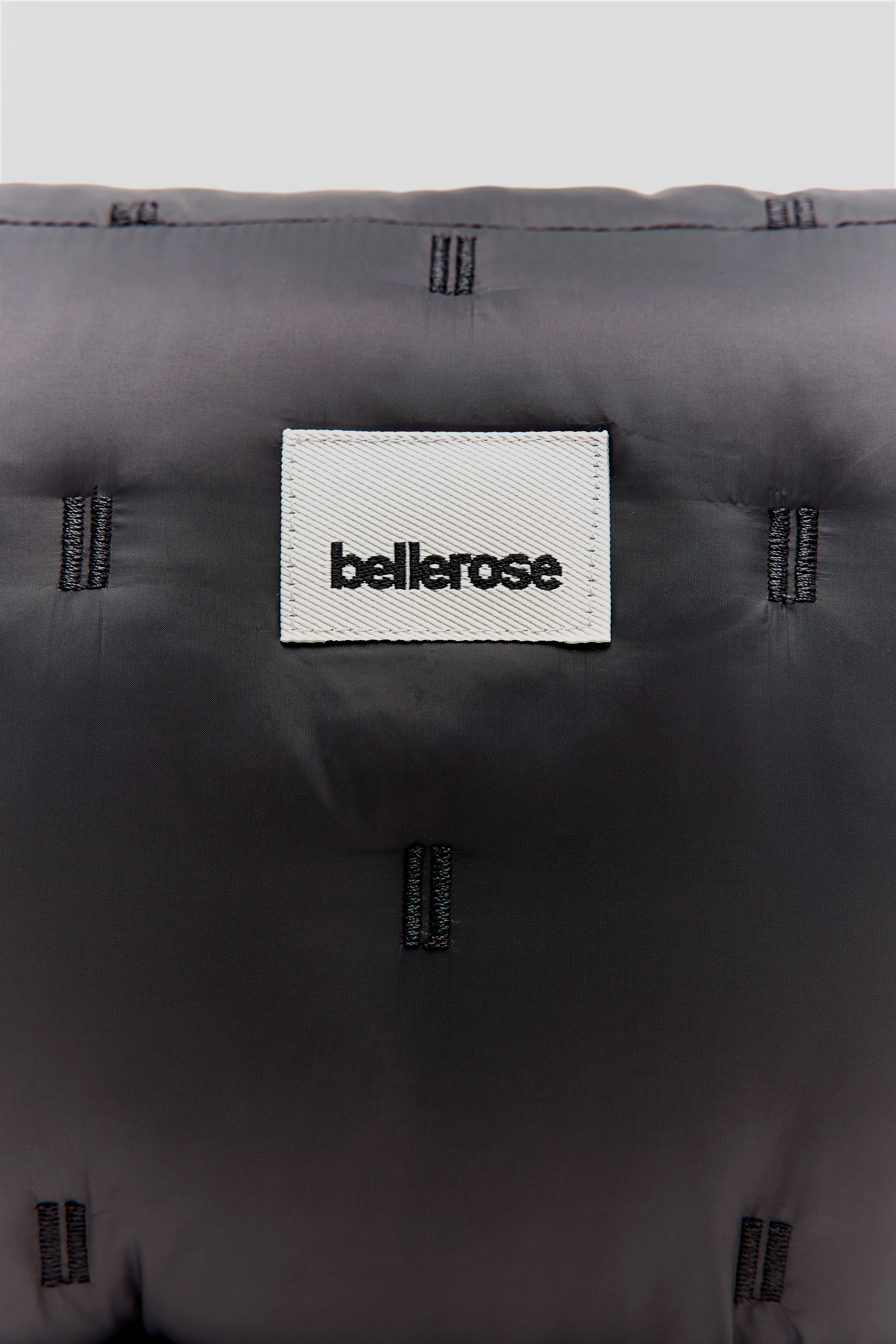 Sac à bandoulière Hosie (252 / W / BLACK SAND)